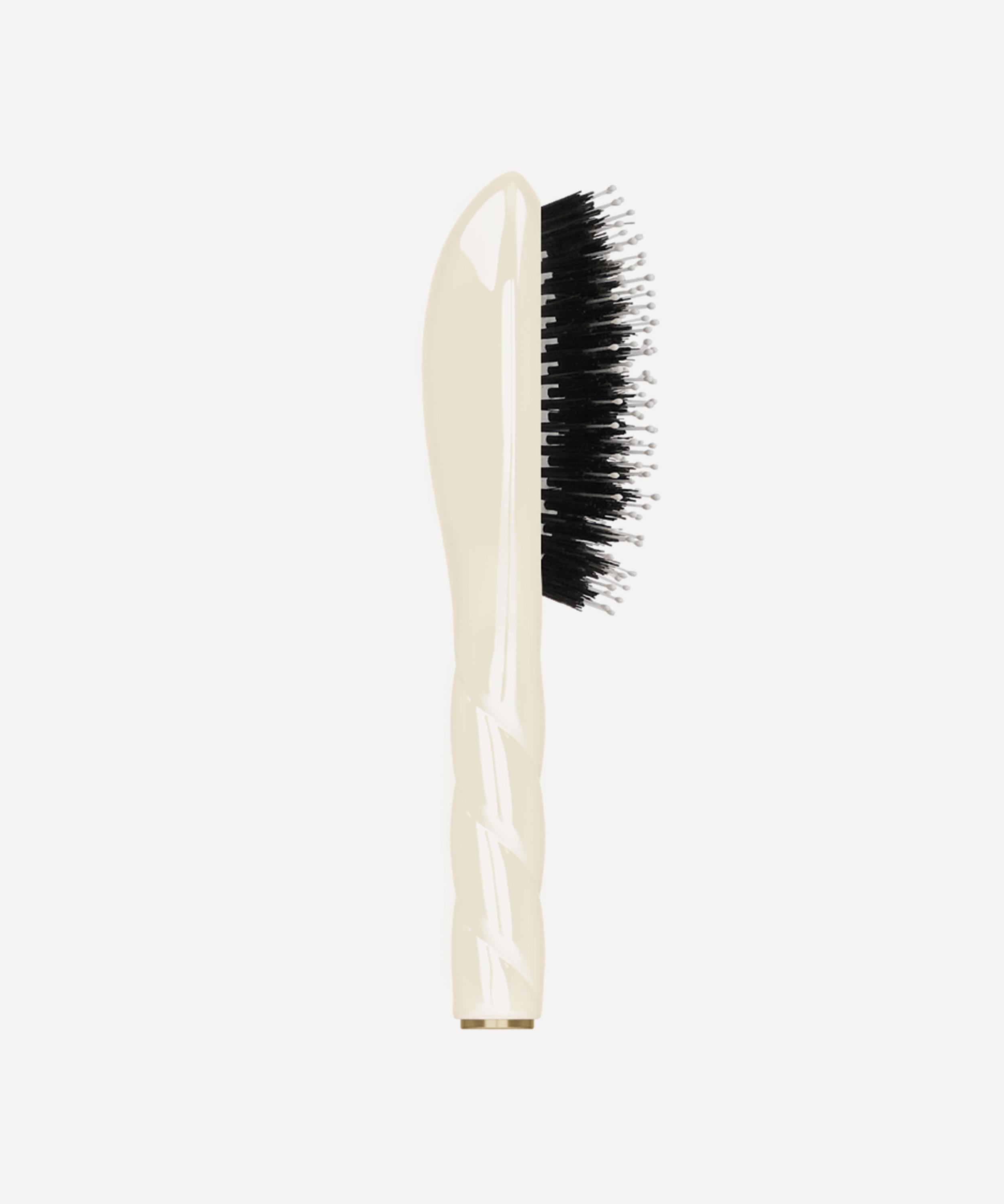 La Bonne Brosse - N.03 THE ESSENTIAL SOFT Petite Brush image number 1