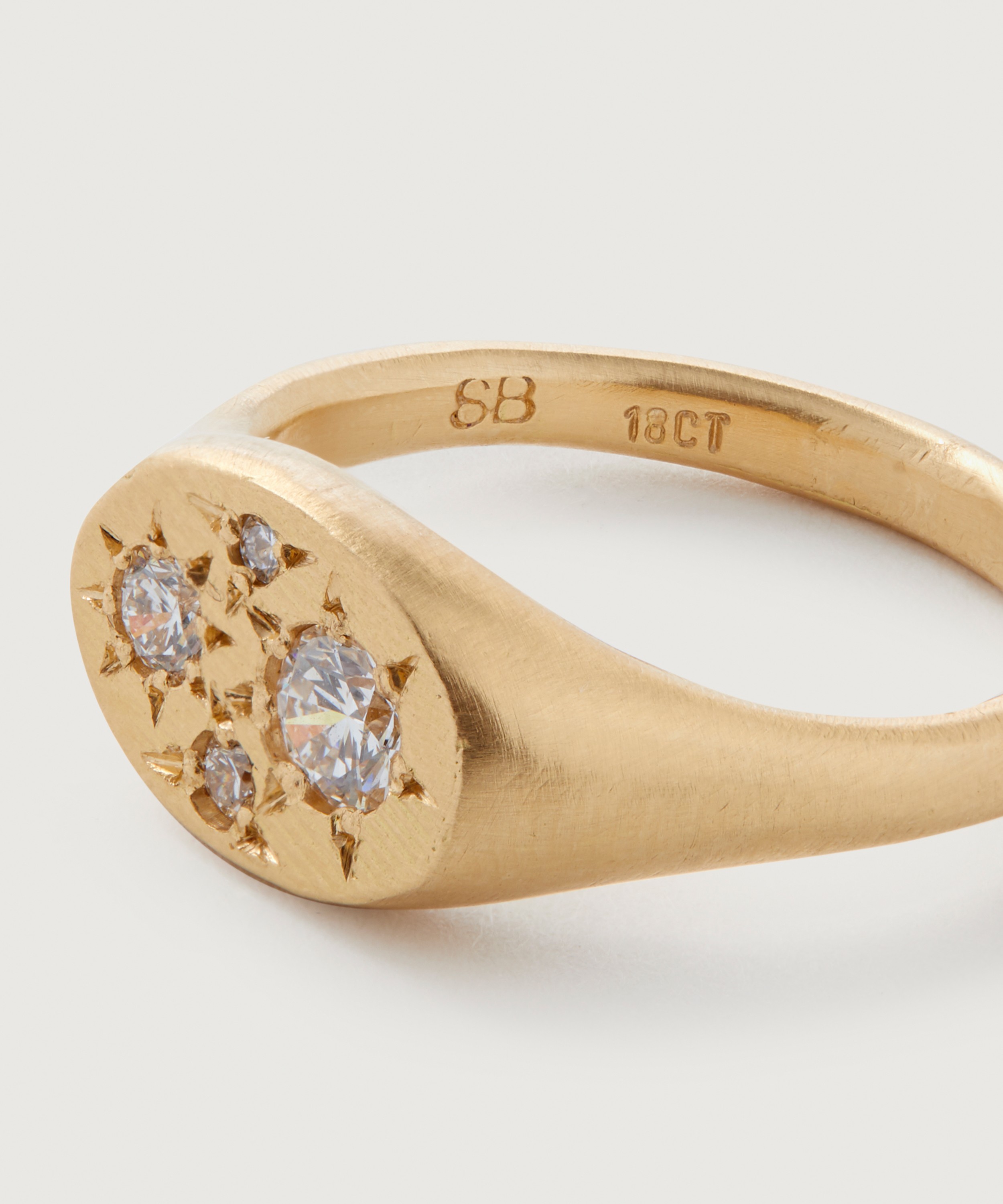 Seb Brown - 18ct Gold Oval White Diamond Signet Ring image number 1