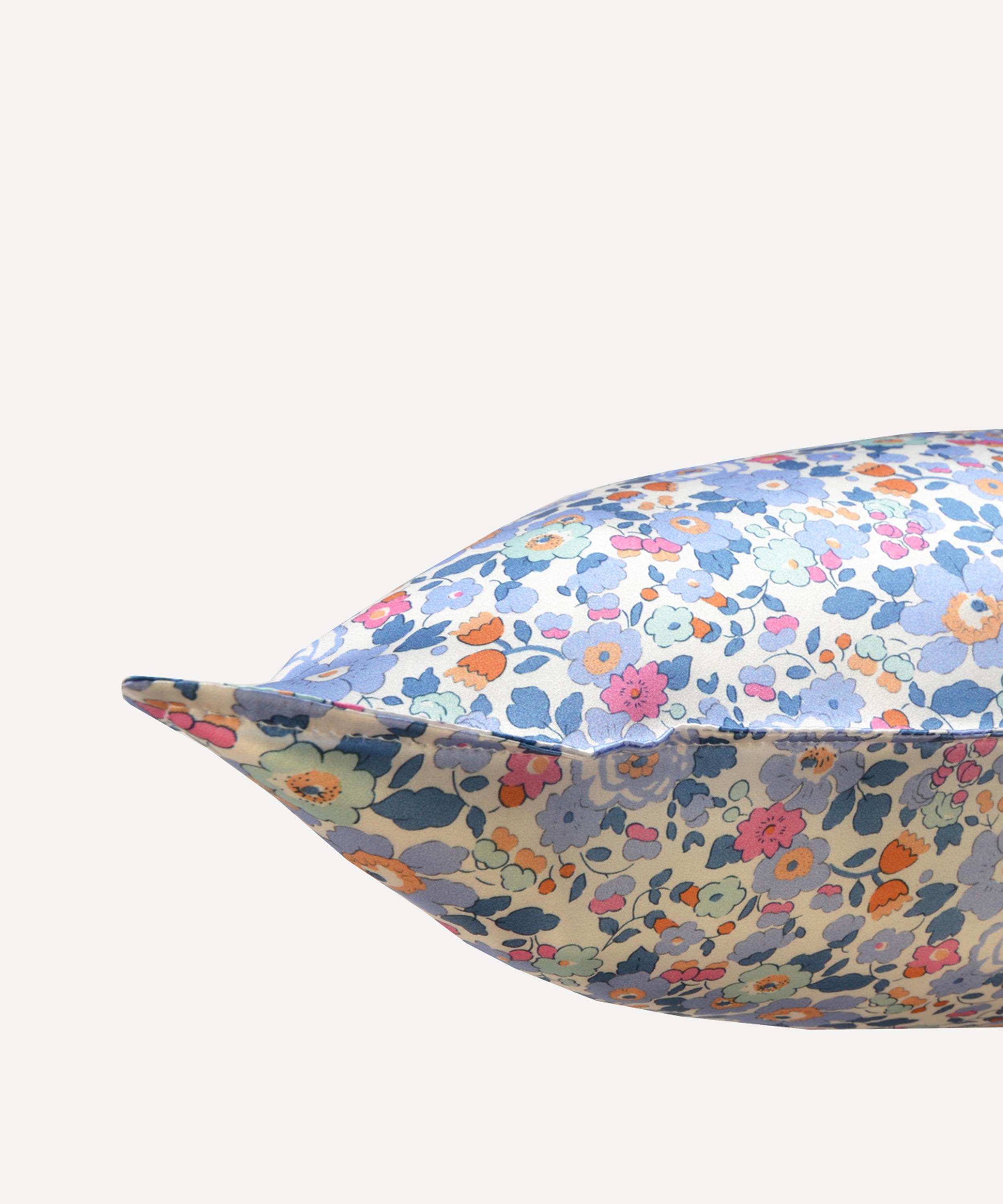 Coco & Wolf - Betsy Lavender Silk Pillowcase image number 3