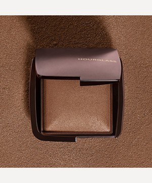 Hourglass - Ambient Lighting Finishing Powder 10g image number 2