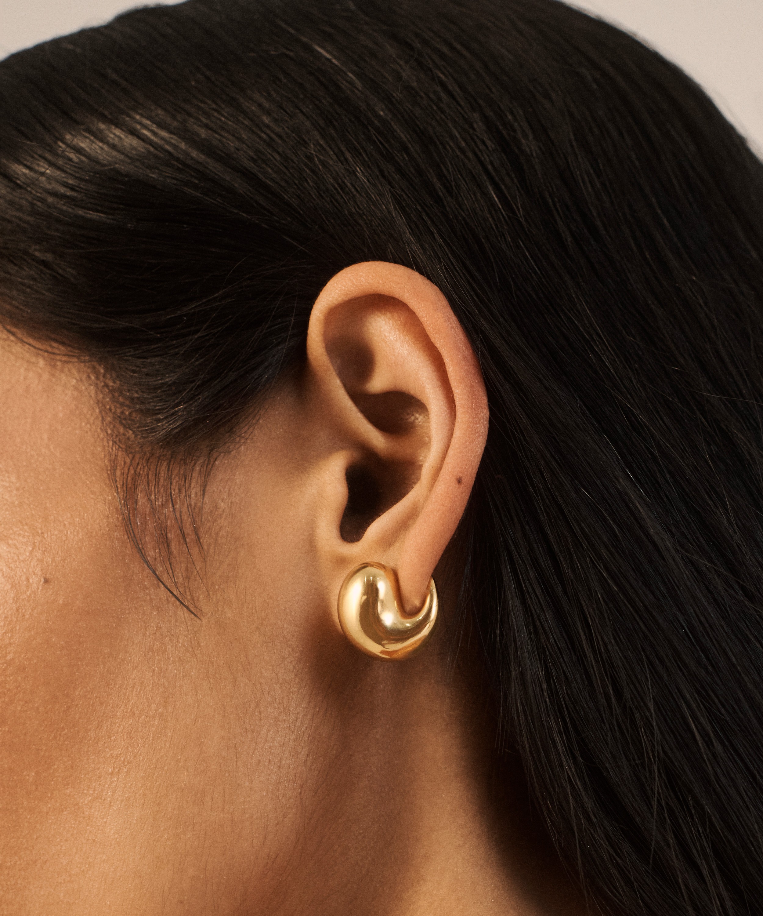Monica Vinader - 18ct Gold-Plated Vermeil Silver Nura Wrap Stud Earrings image number 1