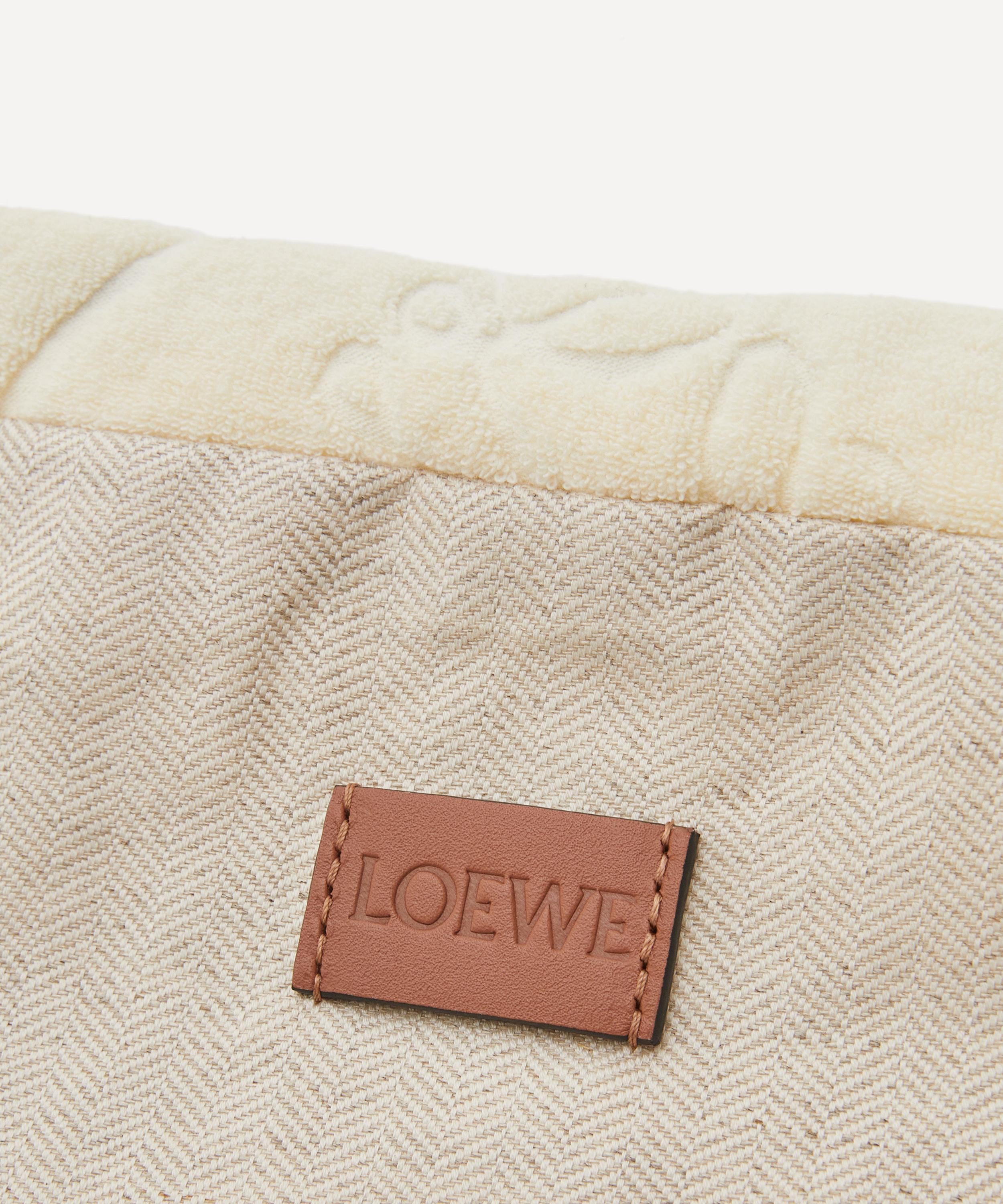 LOEWE POUCH TOWEL アイボリー　巾着 LOEWE ロエベ ポーチ DRAWSTRING POUCH C822057X10 C822057X09