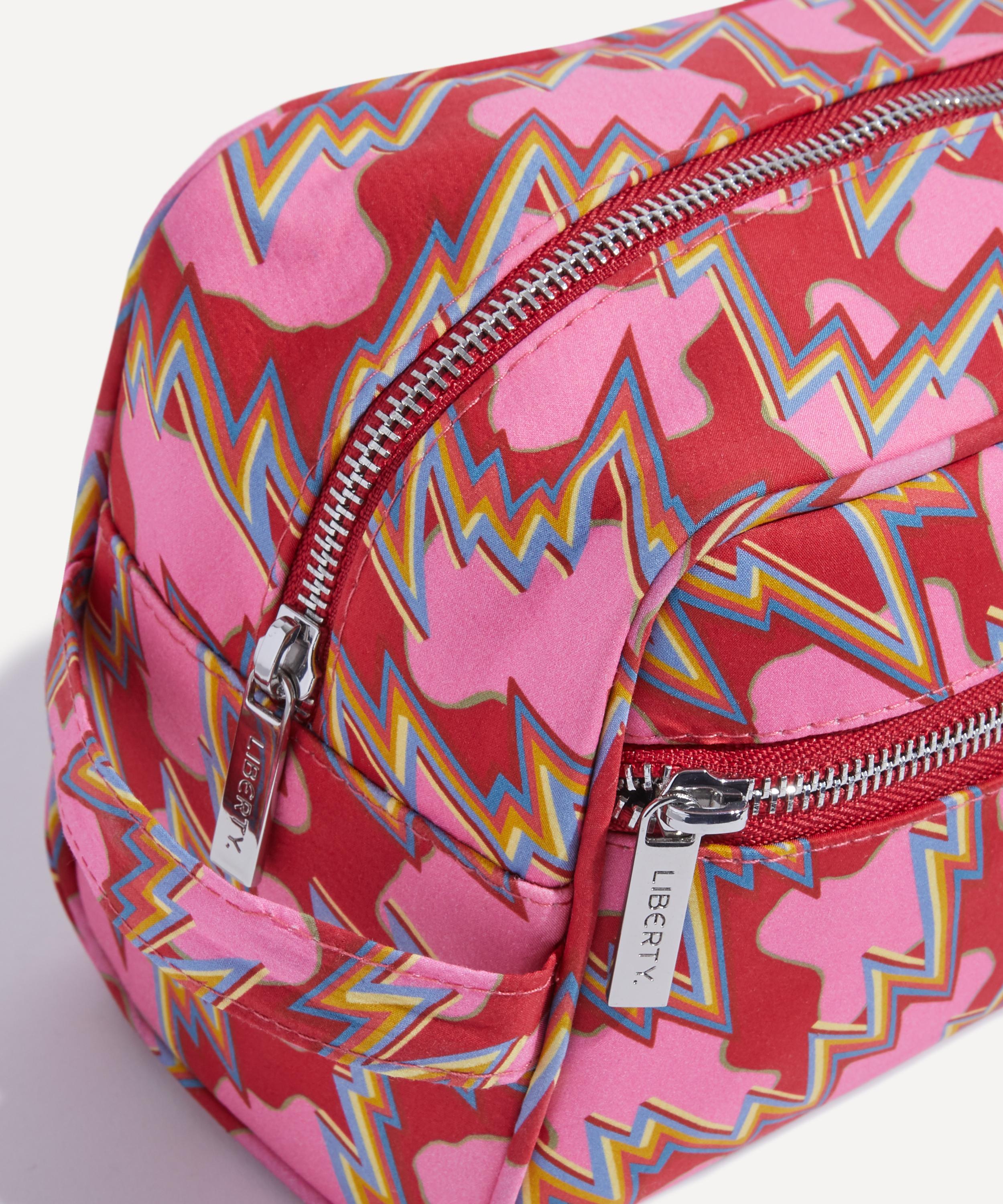Liberty - The Weekender Beauty Kit image number 5