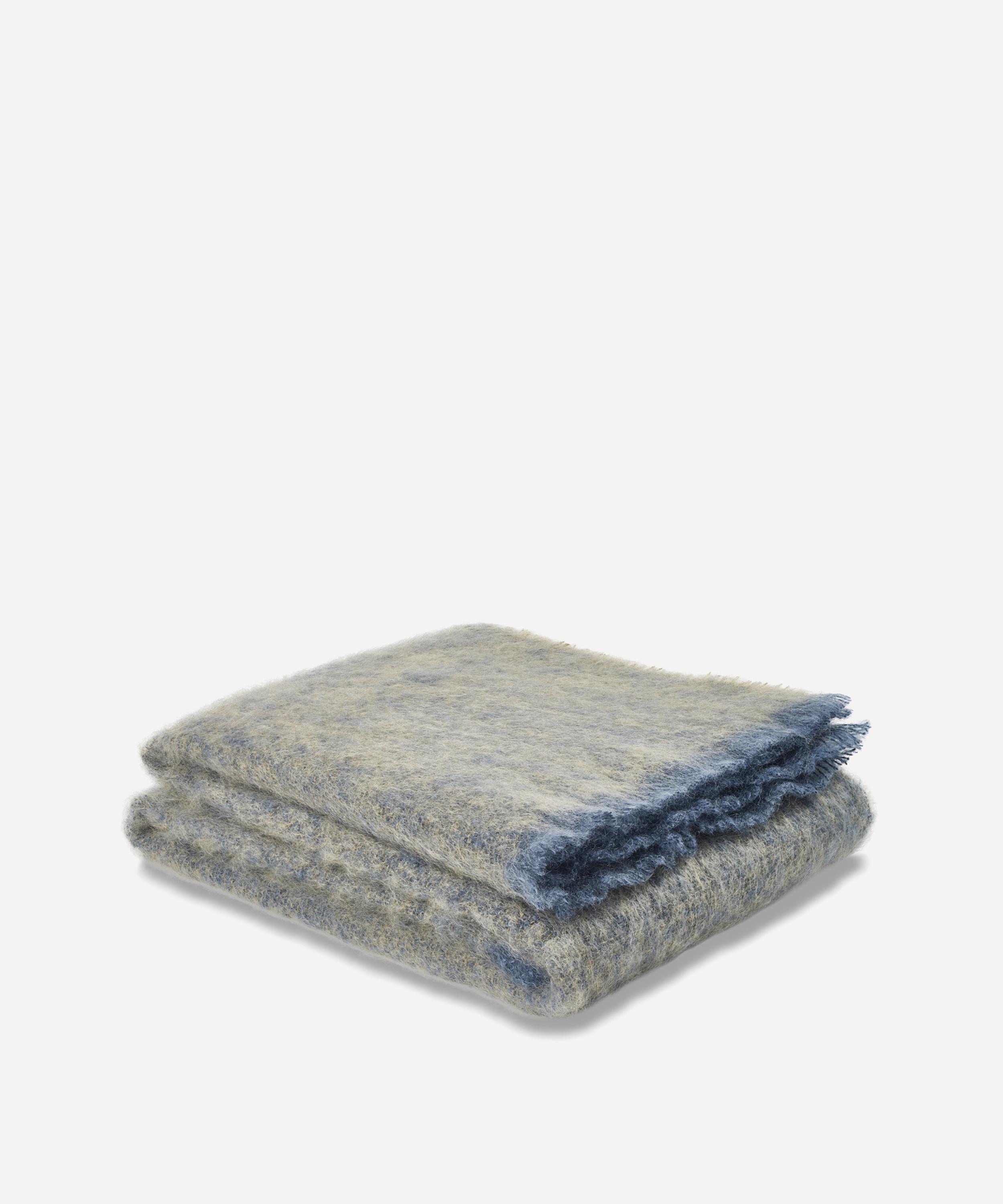 Cushendale - Clash Olive Throw Blanket image number 0