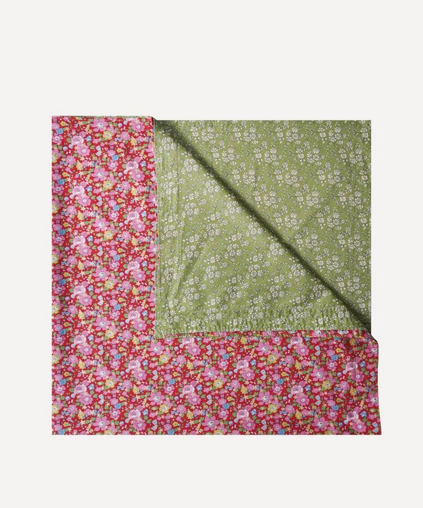 Coco & Wolf - Betsy Star and Capel Green Small Stitch Edge Tablecloth