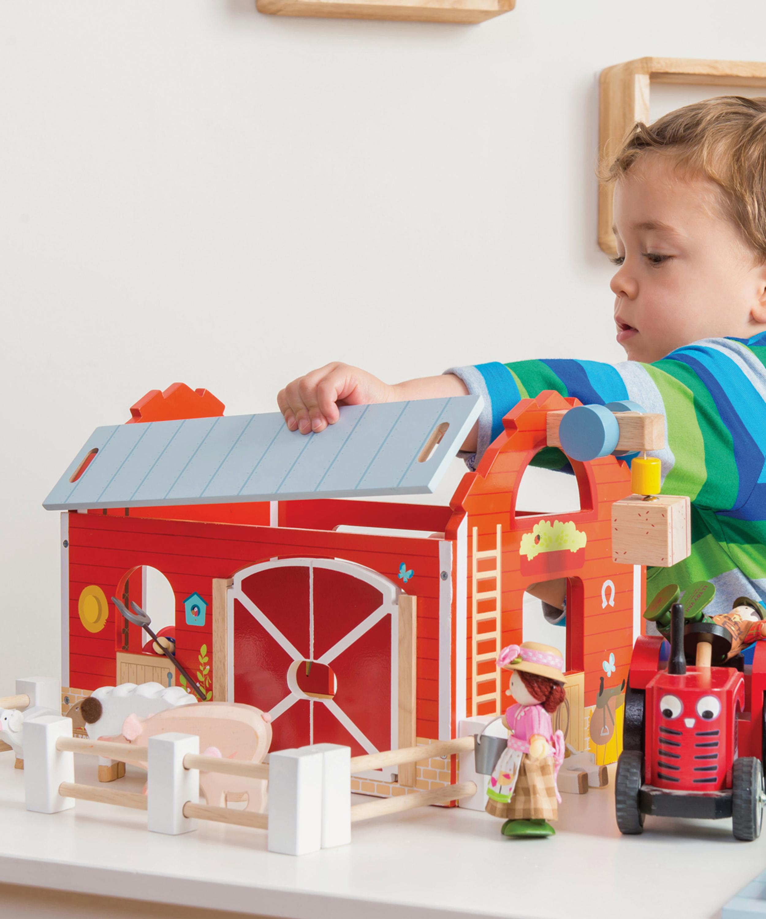 Le Toy Van - Red Barn Toy image number 3
