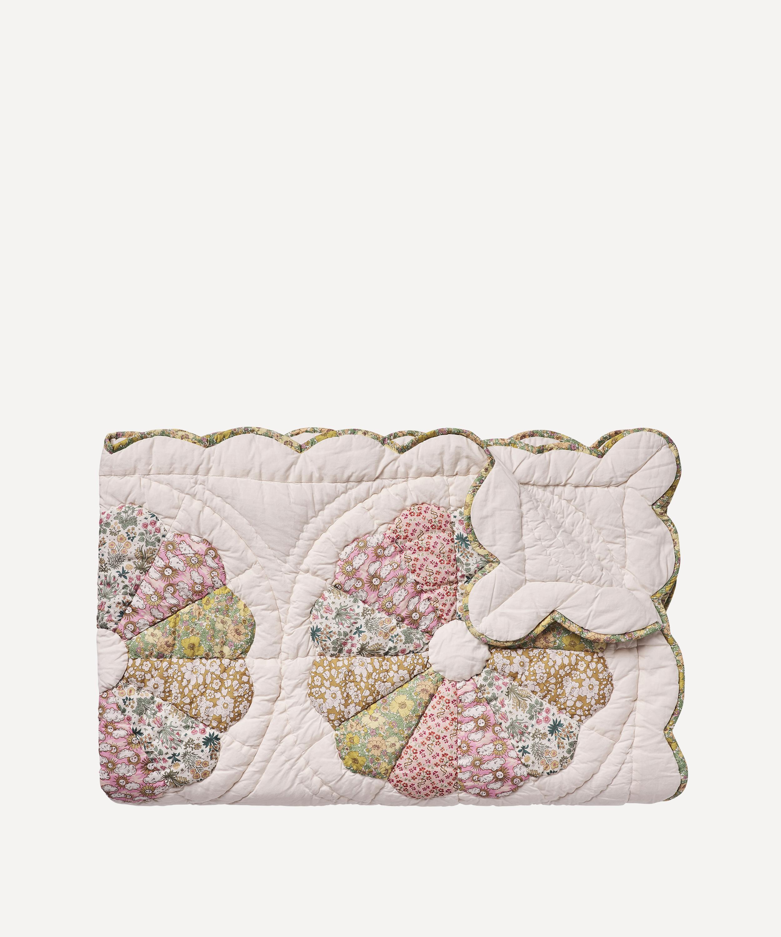 Projektityyny - Voikukka Liberty Print Patchwork Quilt image number 0