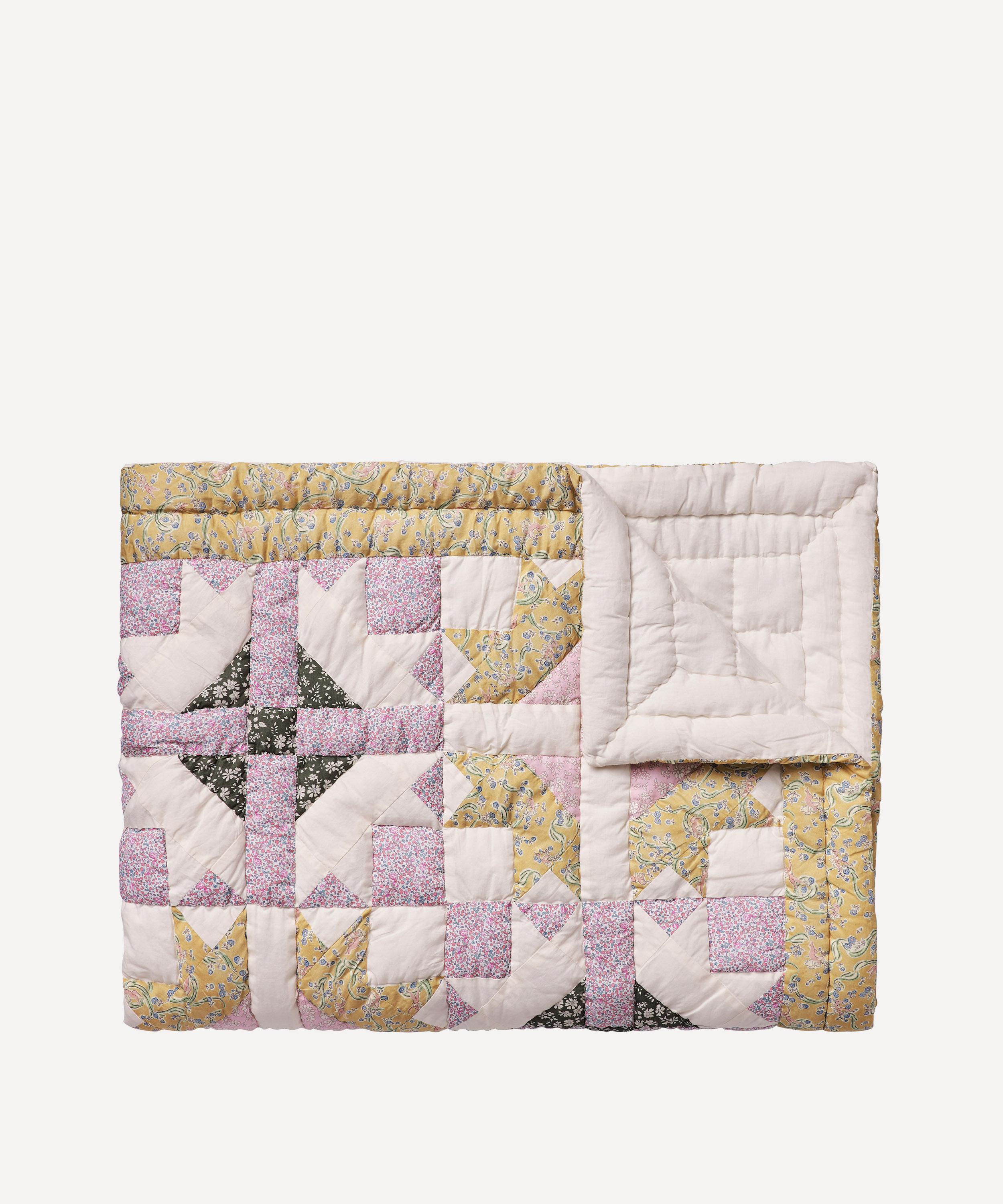 Projektityyny - Ohdake Liberty Print Patchwork Quilt image number 0