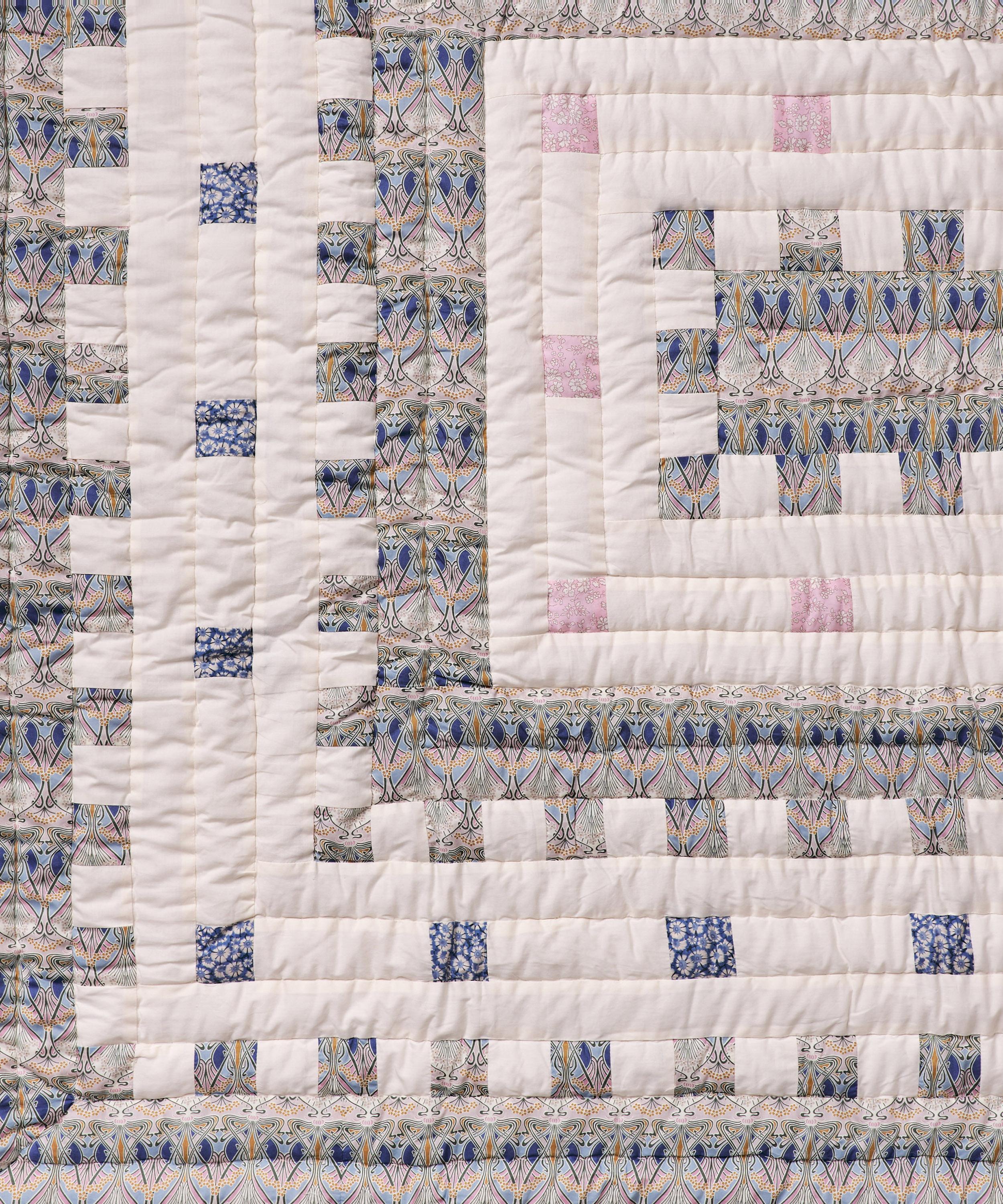 Projektityyny - Kielo Liberty Print Patchwork Quilt image number 2