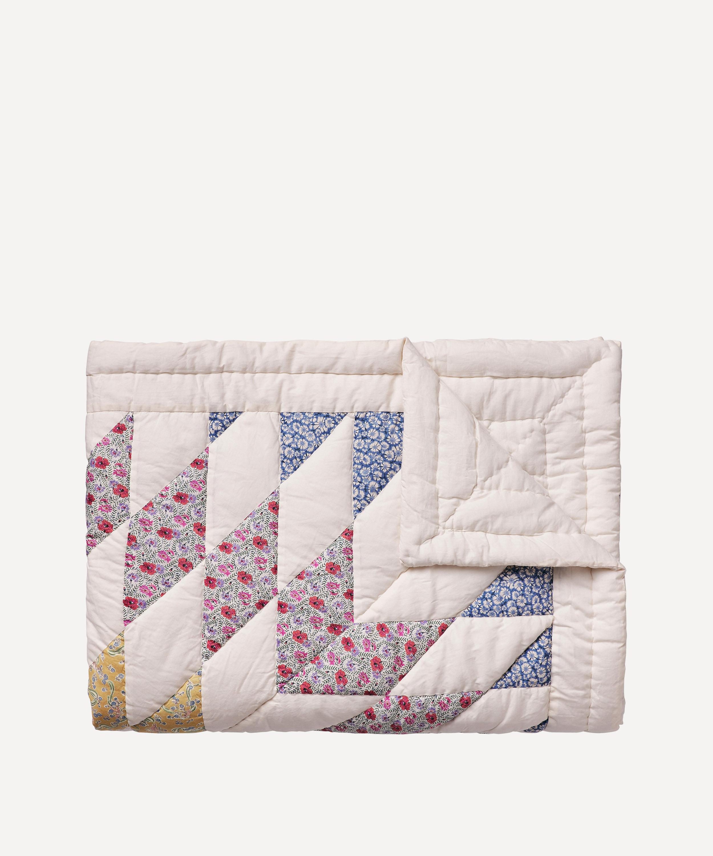 Projektityyny - Koivu Liberty Print Patchwork Quilt image number 0