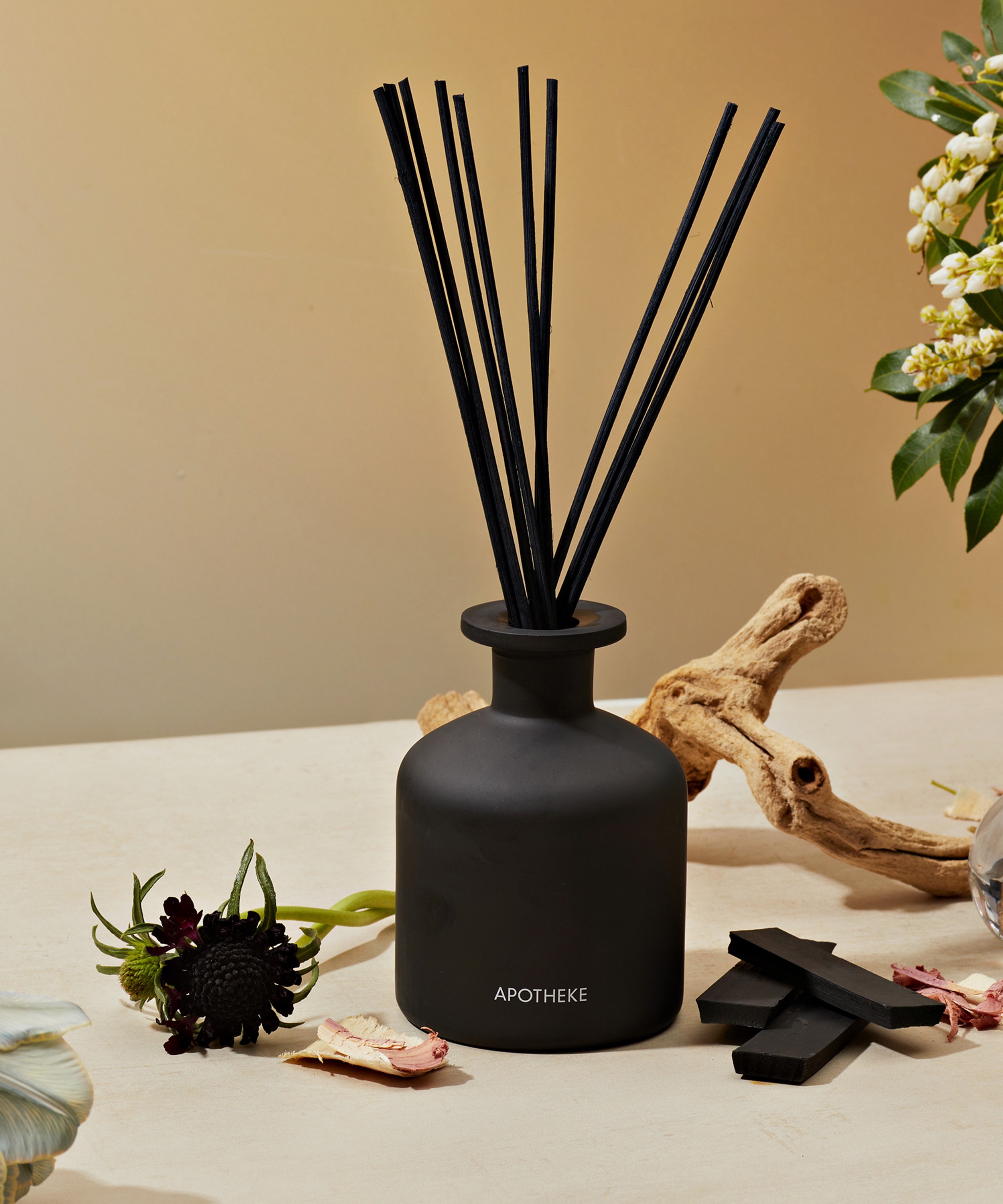 Apotheke - Charcoal Reed Diffuser 190ml image number 1