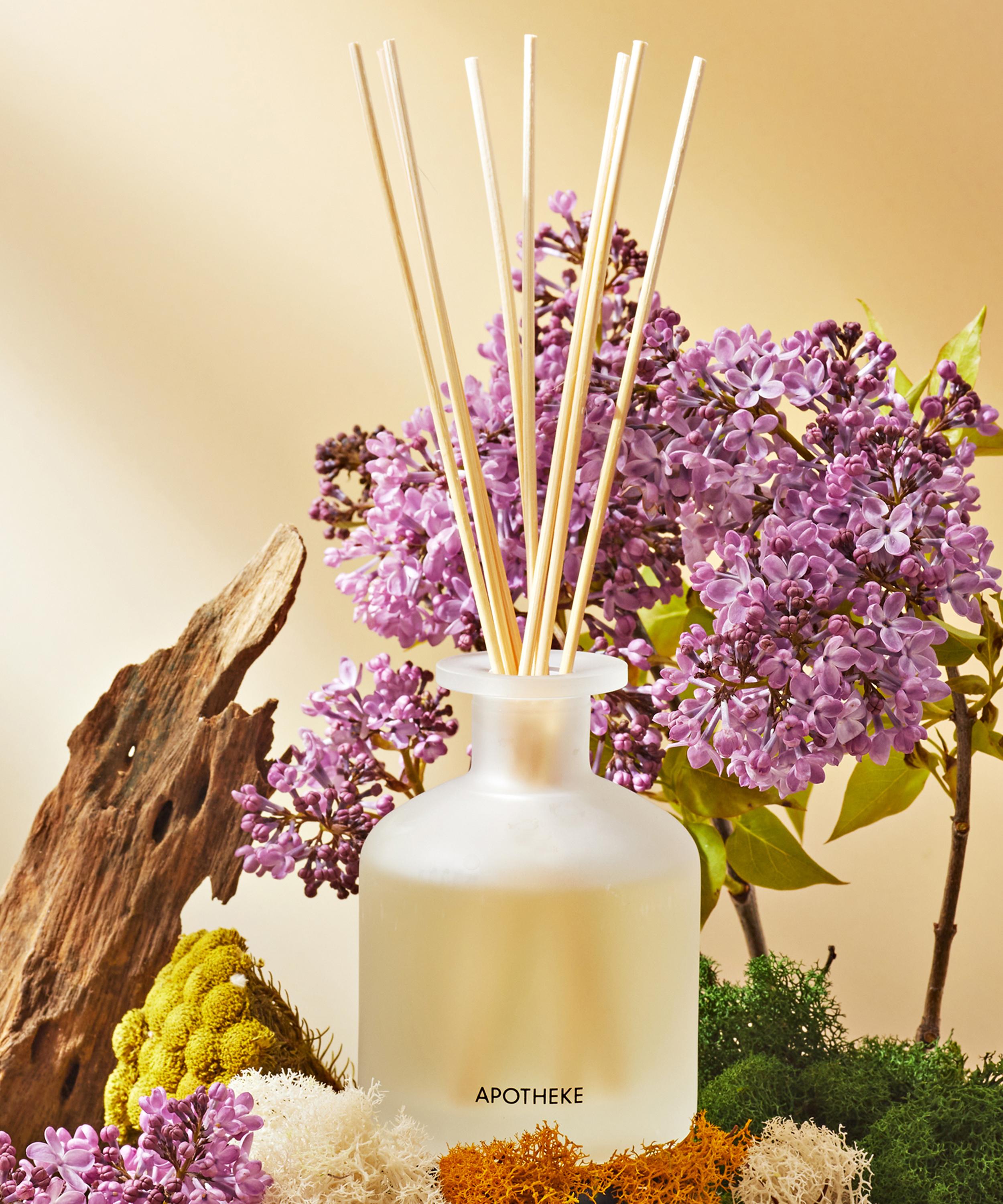 Apotheke - White Vetiver Reed Diffuser 190ml image number 2