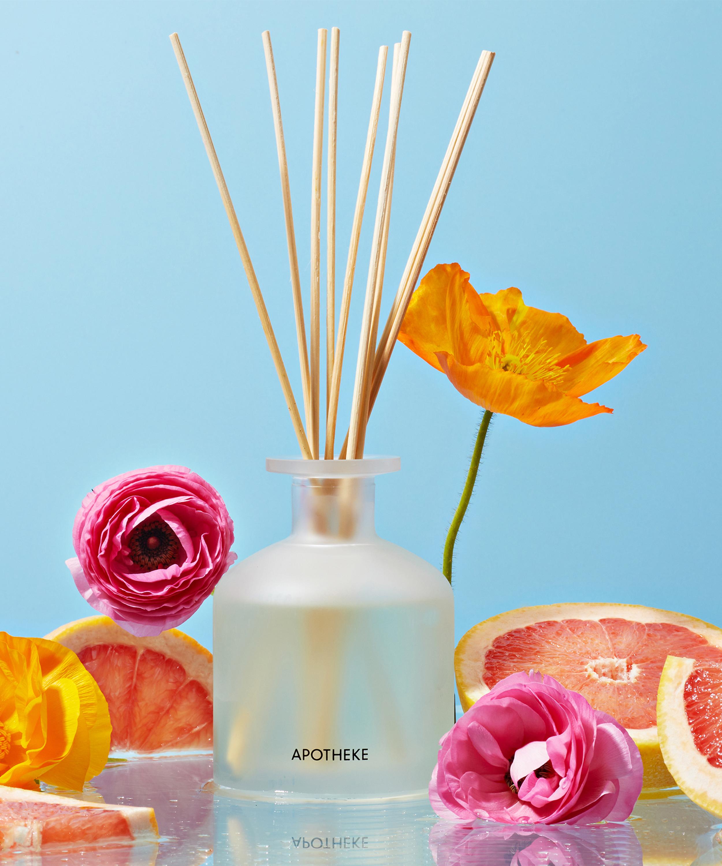 Apotheke - Sea Salt Grapefruit Reed Diffuser 190ml image number 2