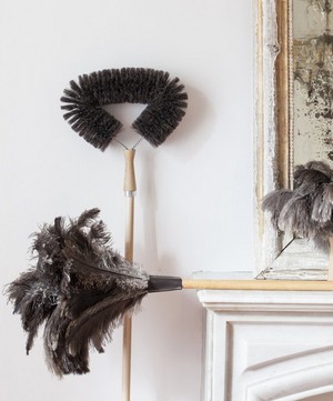 Andrée Jardin - Long Handled Beechwood Ostrich Feather Duster image number 1
