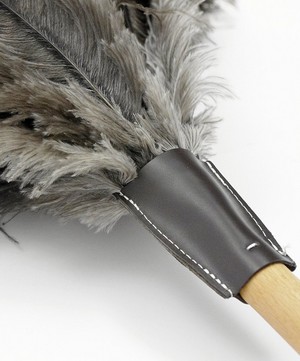 Andrée Jardin - Long Handled Beechwood Ostrich Feather Duster image number 2