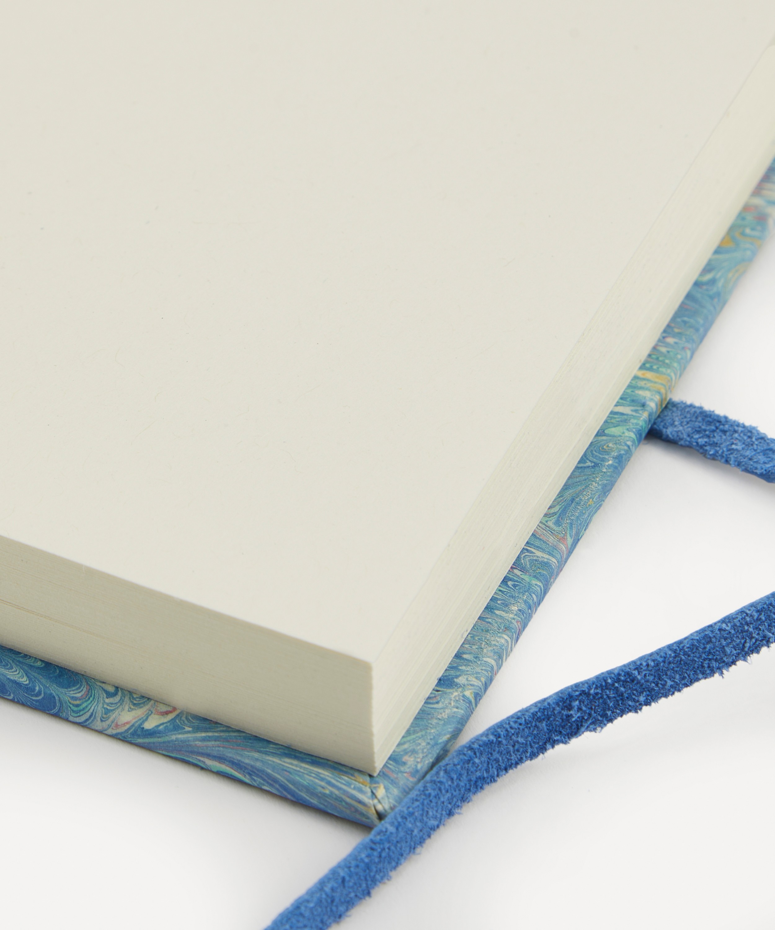 Giannini - Marbled Notebook with Leather Spine and Tie image number 3