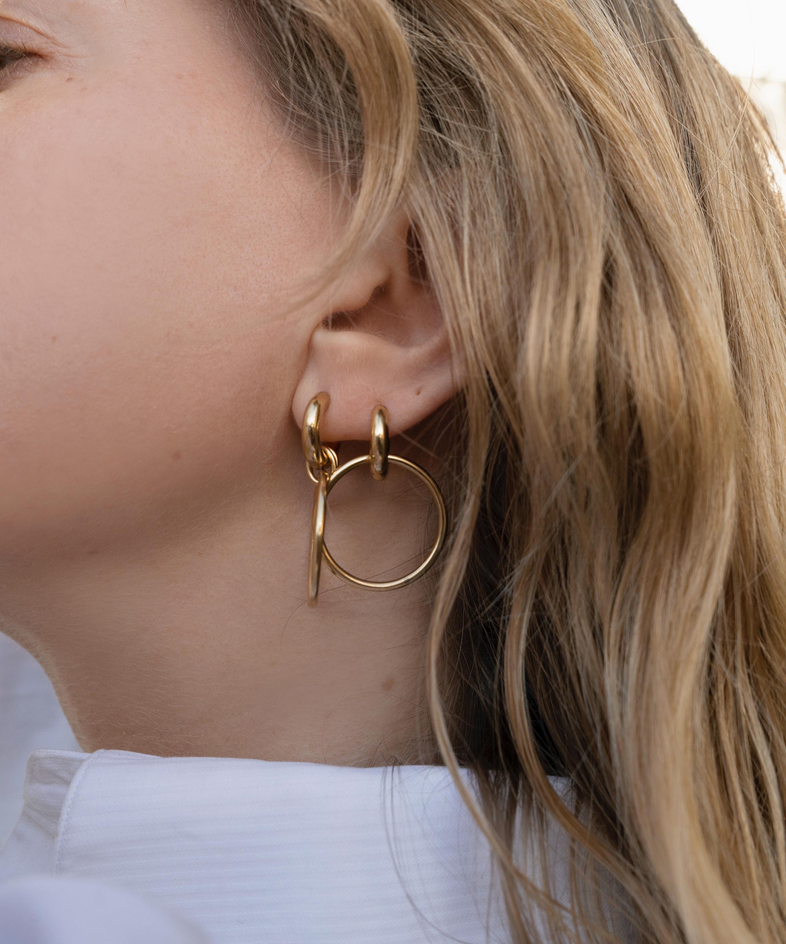 Otiumberg - Gold-Plated Vermeil Silver Saint-Raphael Hoop Earrings image number 1