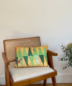 Amechi - Beewabodi Velvet Cushion image number 1