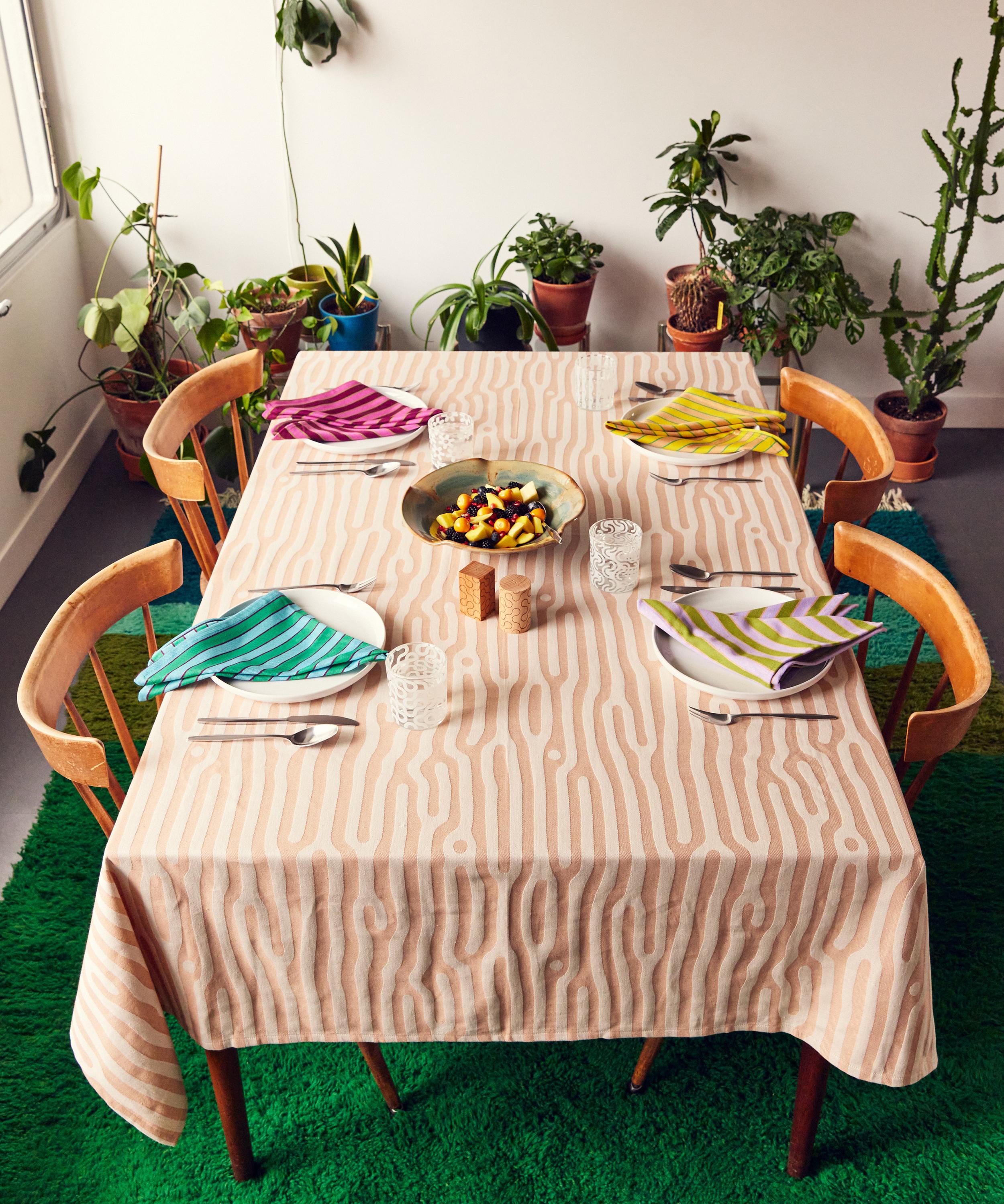 Dusen Dusen - Oak Tablecloth image number 1