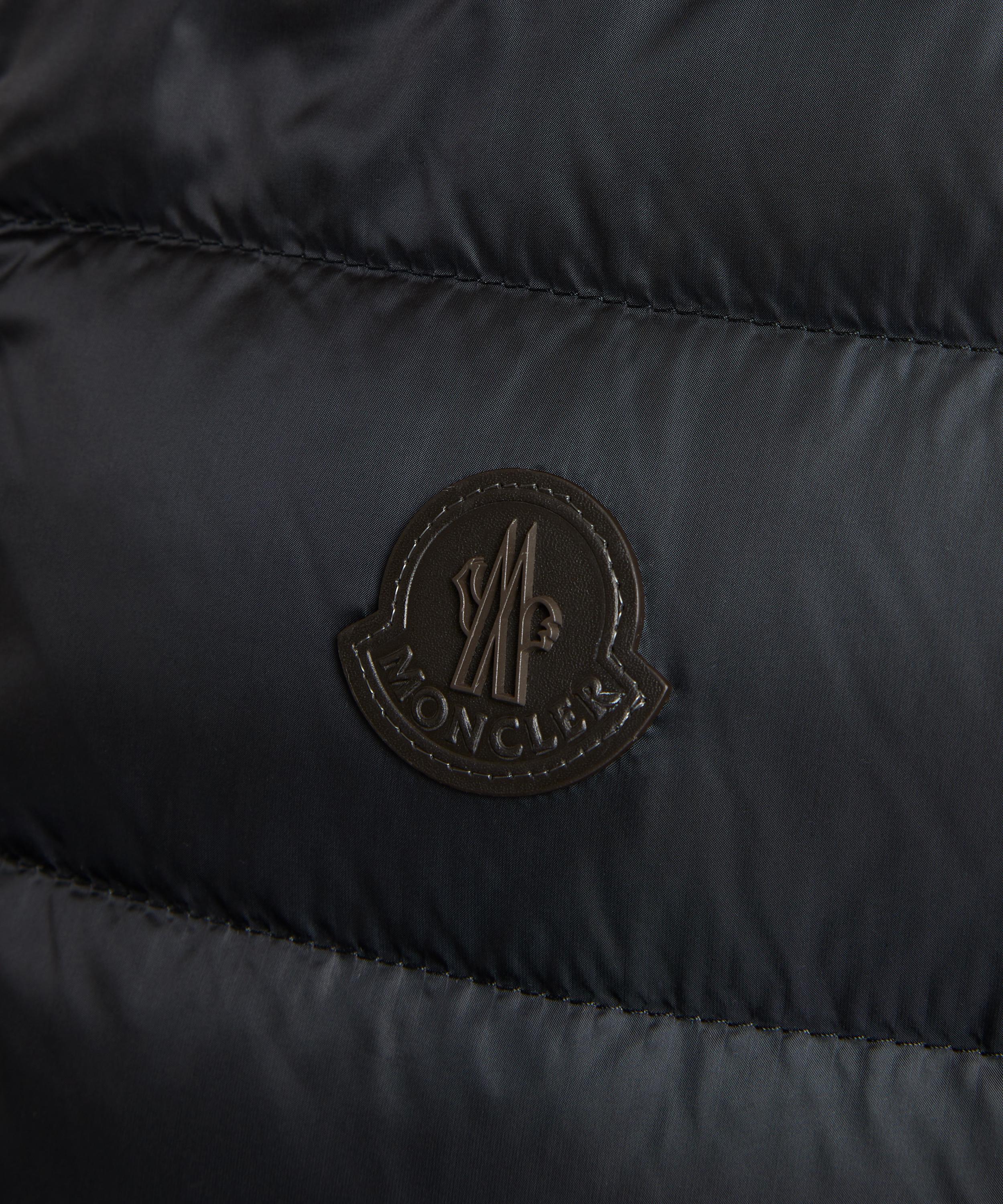 Moncler zips online