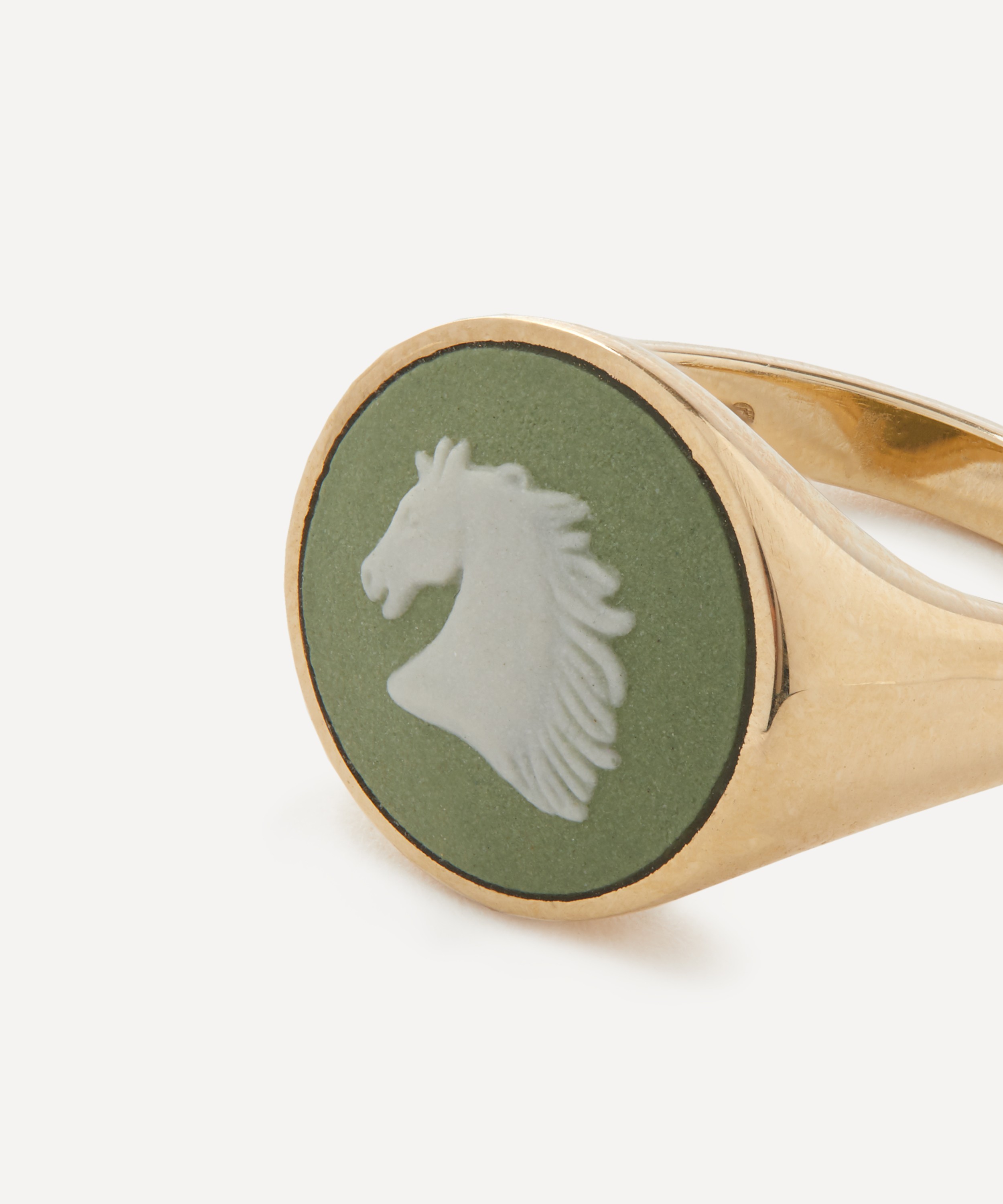 Ferian - 9ct Gold Wedgwood Horse Round Signet Ring image number 1