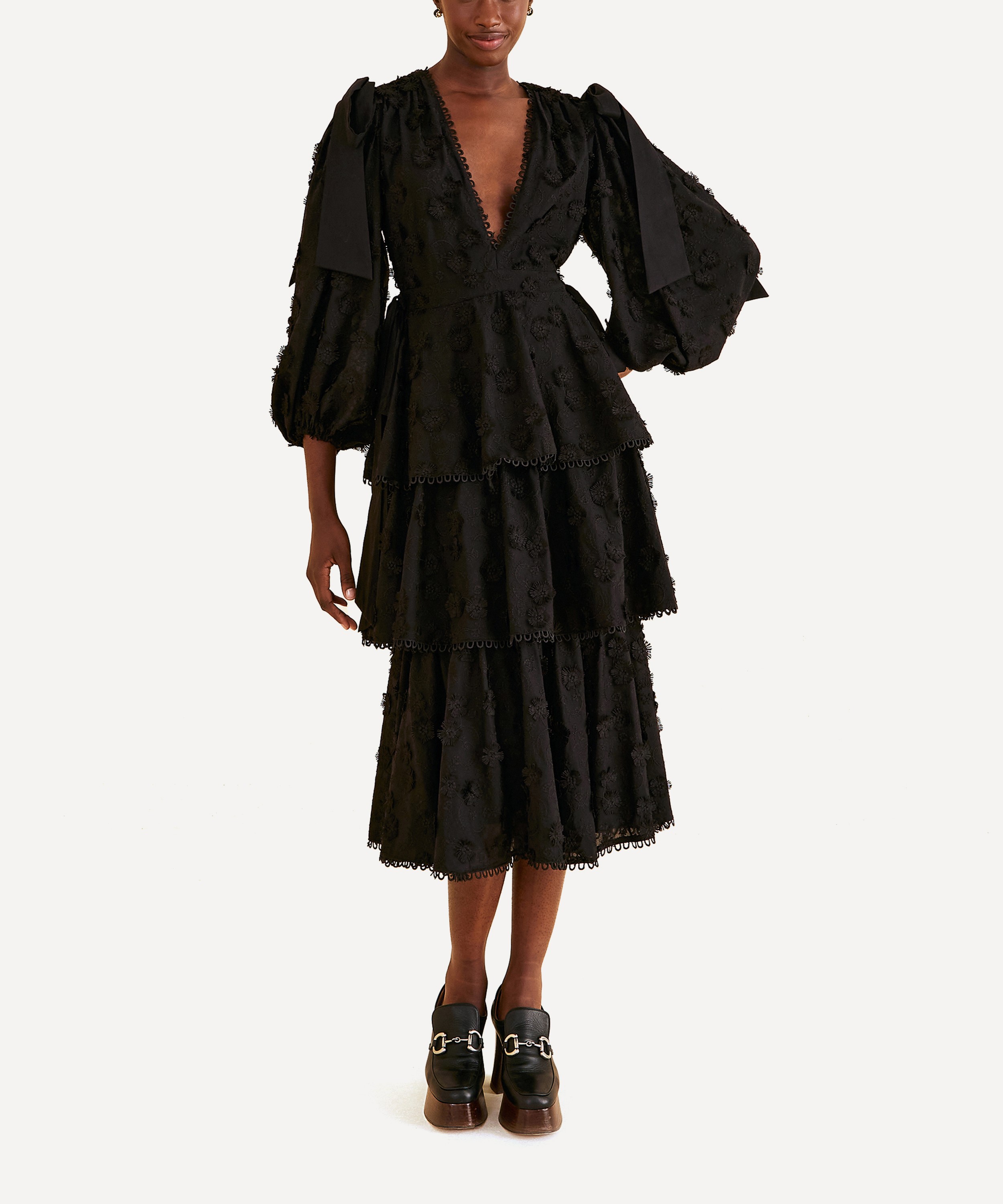 FARM Rio - Black Flowers Textured Tiered Midi-Dress image number 1