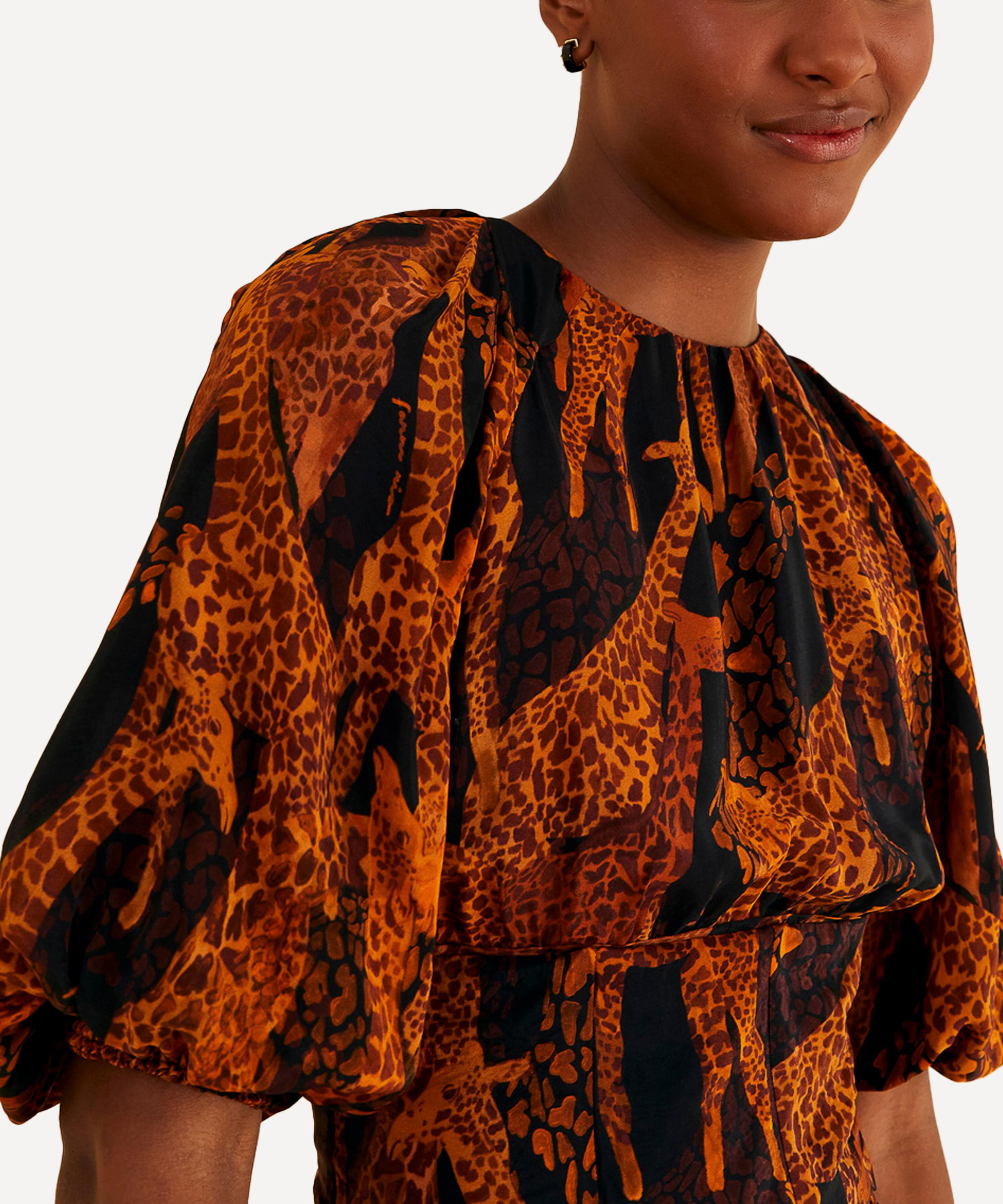 FARM Rio - Black Giraffes Puff-Sleeve Blouse image number 3