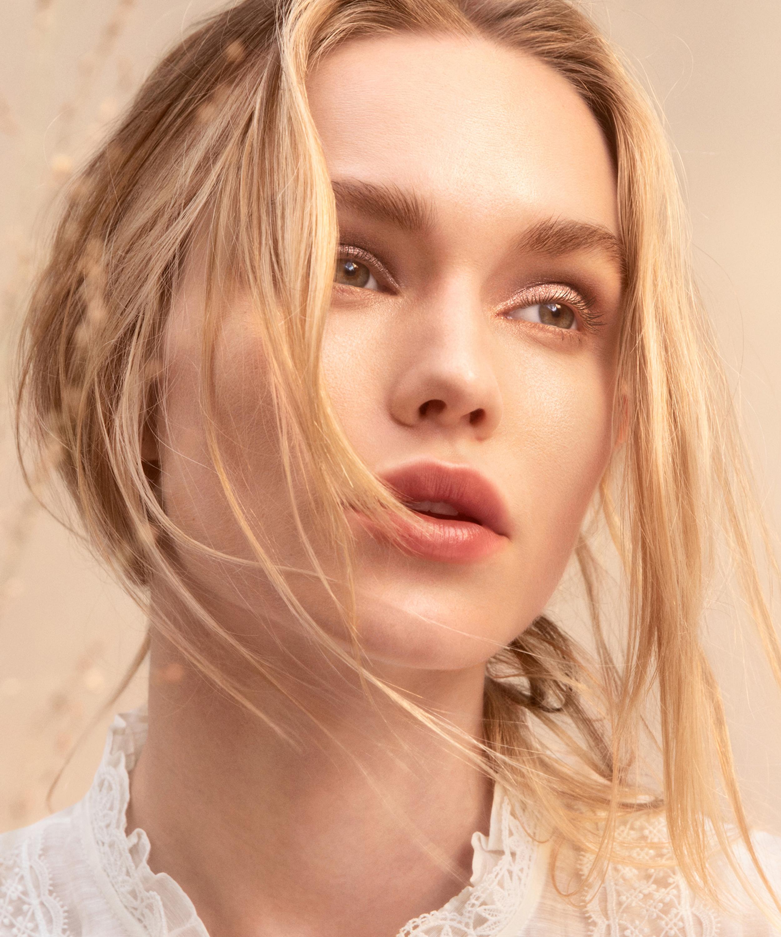 Chantecaille - Lip Veil Wild Mustang Collection 2.5g image number 2