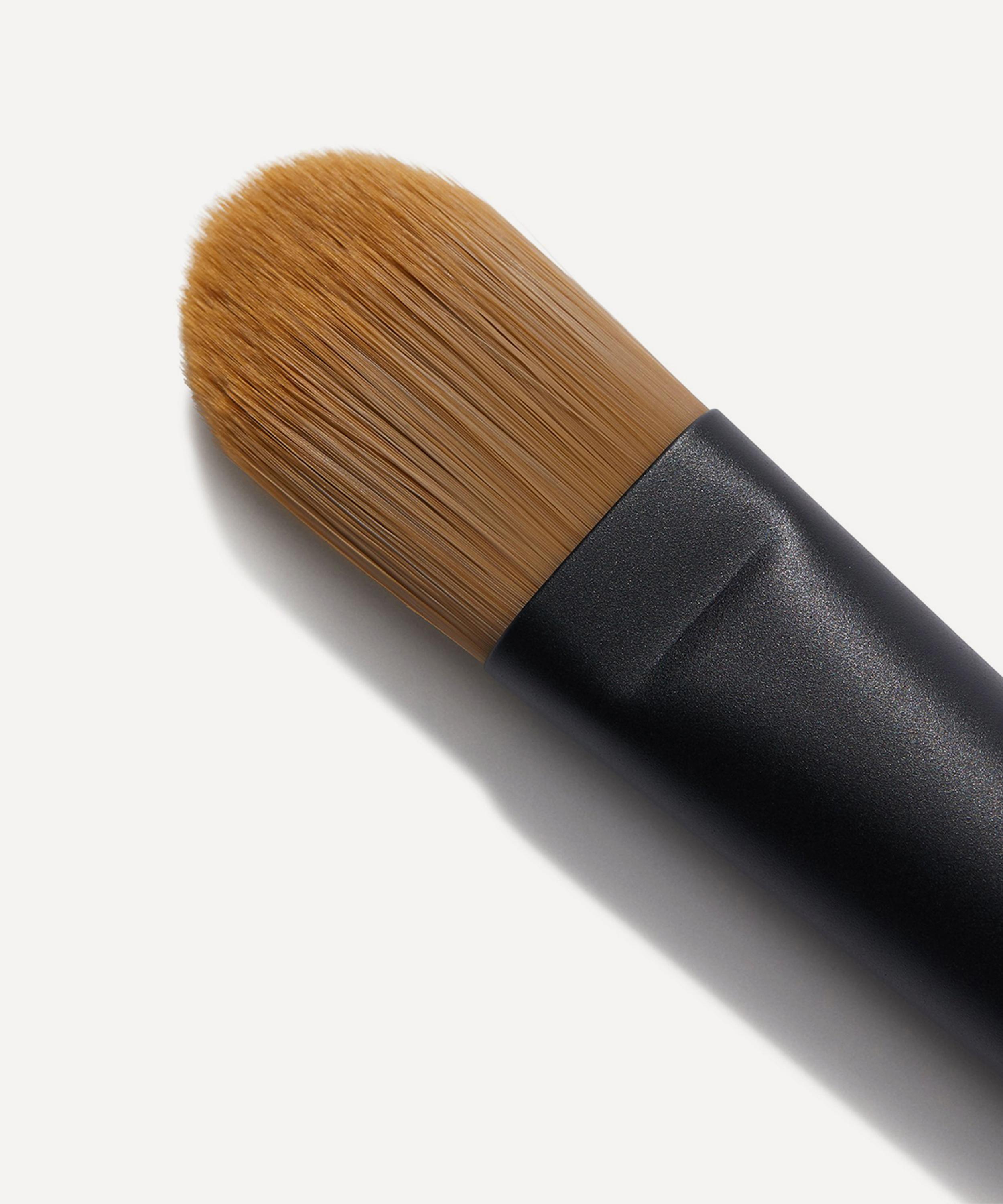 Lisa Eldridge Beauty - No. 1 Seamless Blend Makeup Brush image number 1