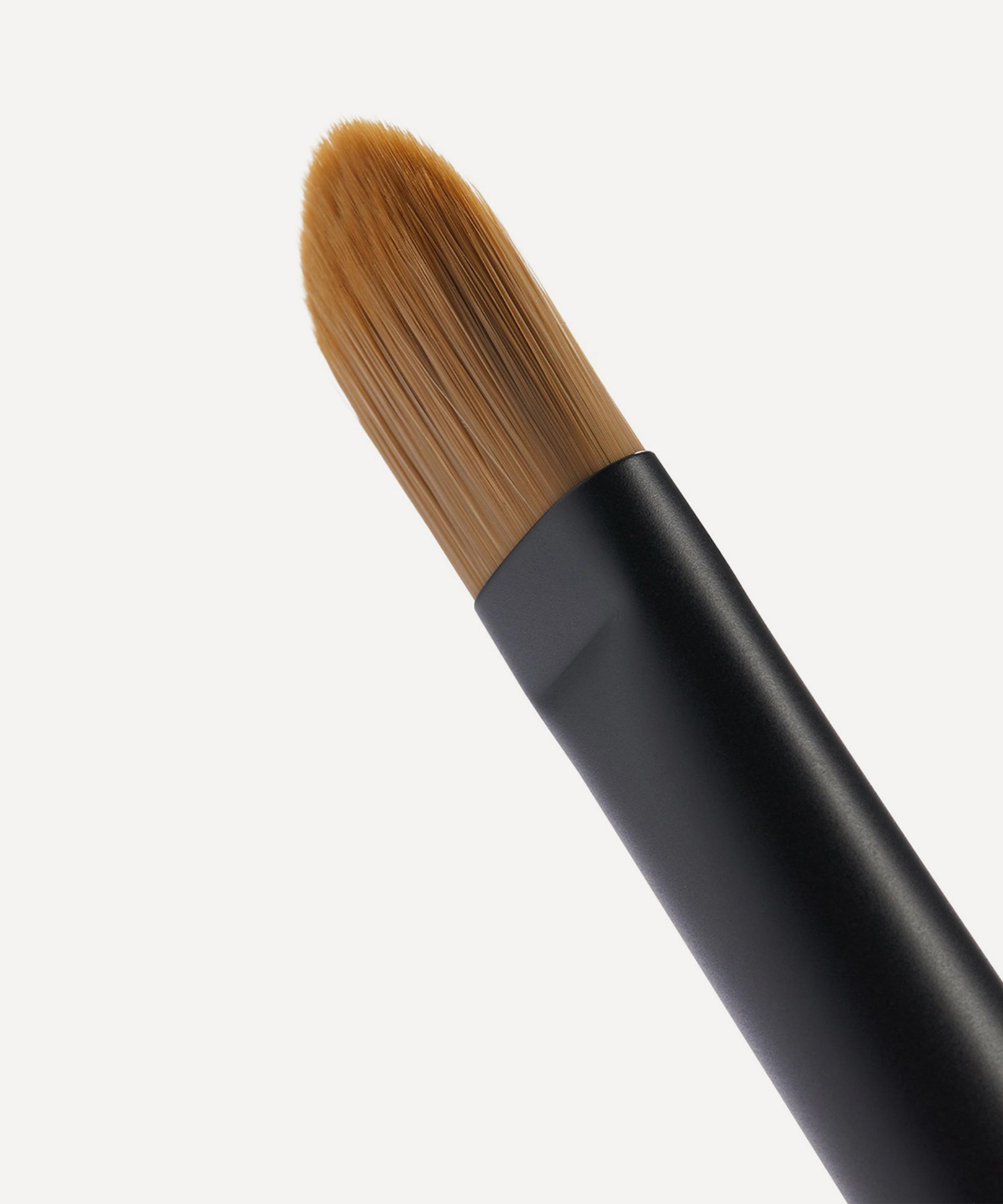 Lisa Eldridge Beauty - No. 1 Seamless Blend Makeup Brush image number 2