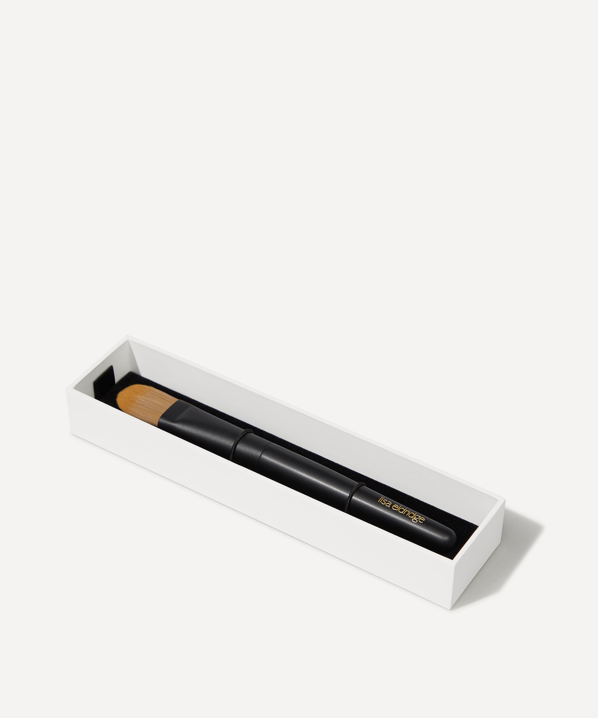 Lisa Eldridge Beauty - No. 1 Seamless Blend Makeup Brush image number 3