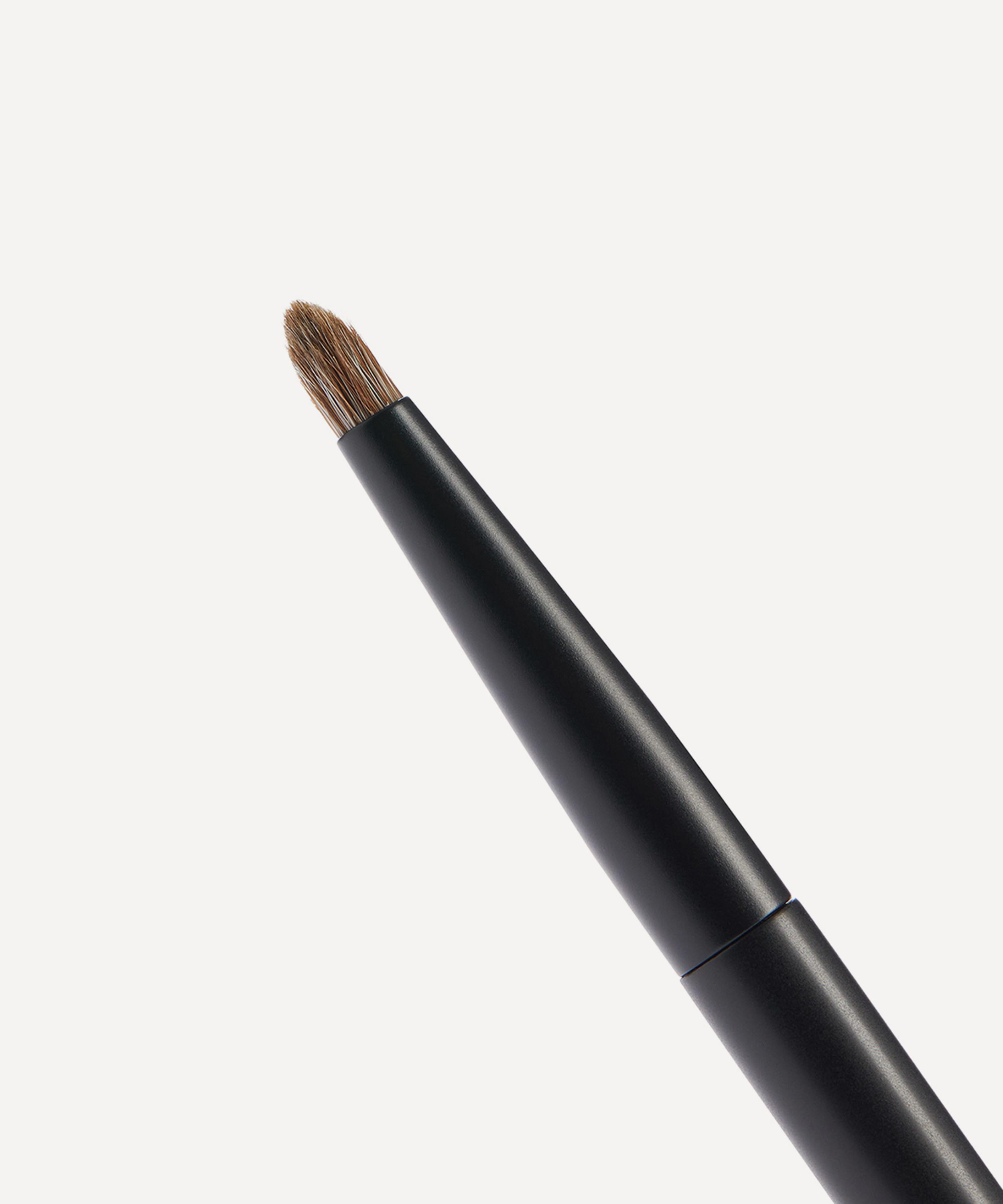 Lisa Eldridge Beauty - No. 15 Seamless Blend Makeup Brush image number 2