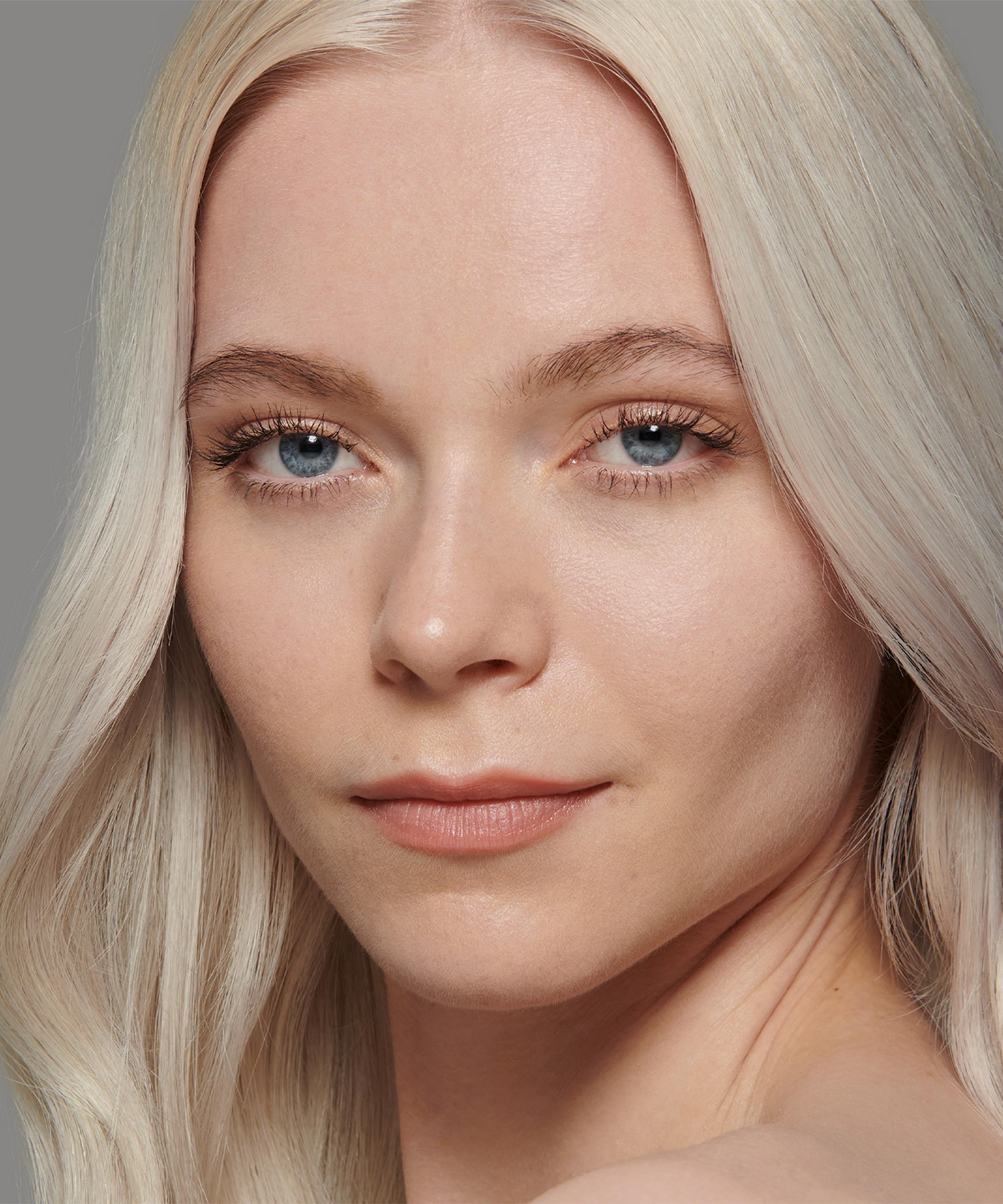 Lisa Eldridge Beauty - The Seamless Skin Foundation 30ml image number 1