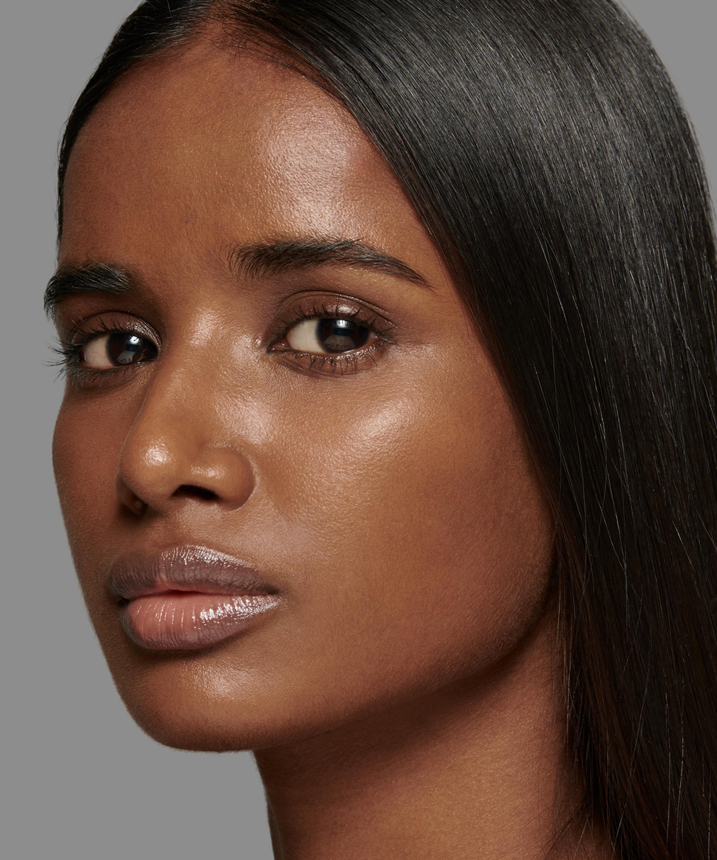 Lisa Eldridge Beauty - The Seamless Skin Foundation 30ml image number 1