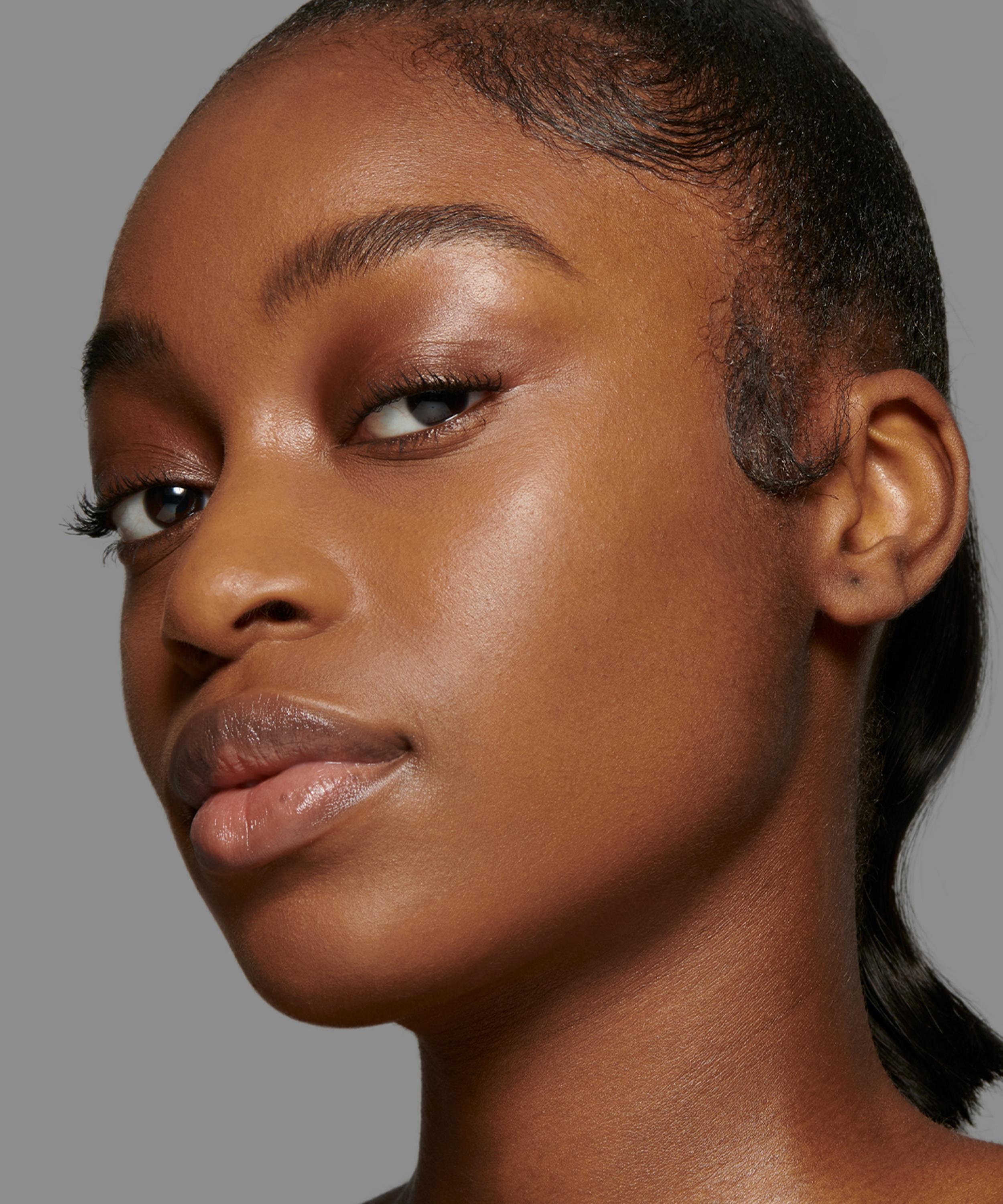 Lisa Eldridge Beauty - The Seamless Skin Foundation 30ml image number 1