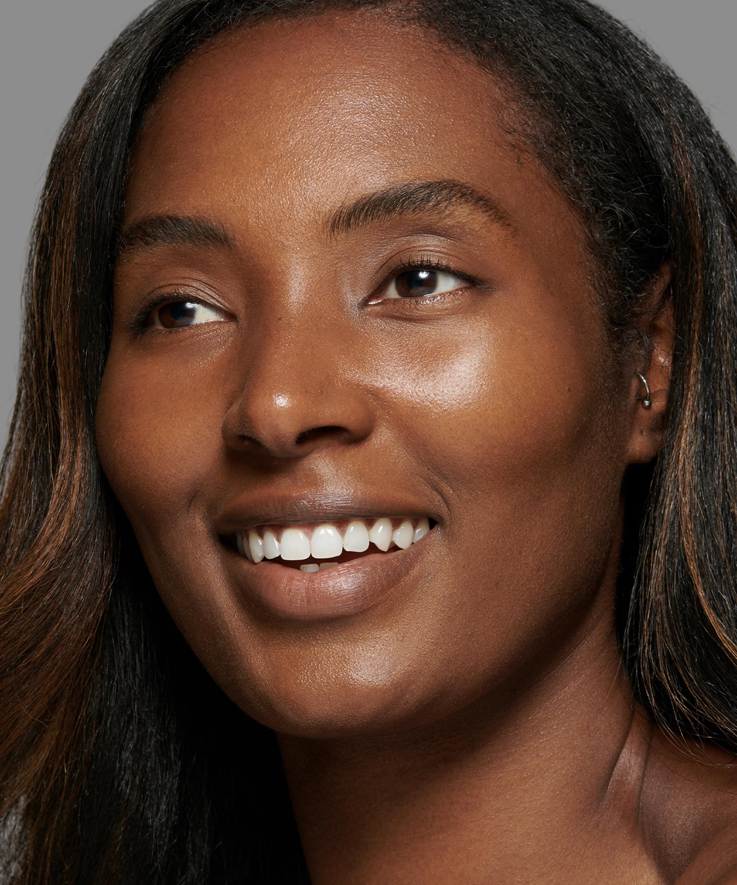 Lisa Eldridge Beauty - The Seamless Skin Foundation 30ml image number 1