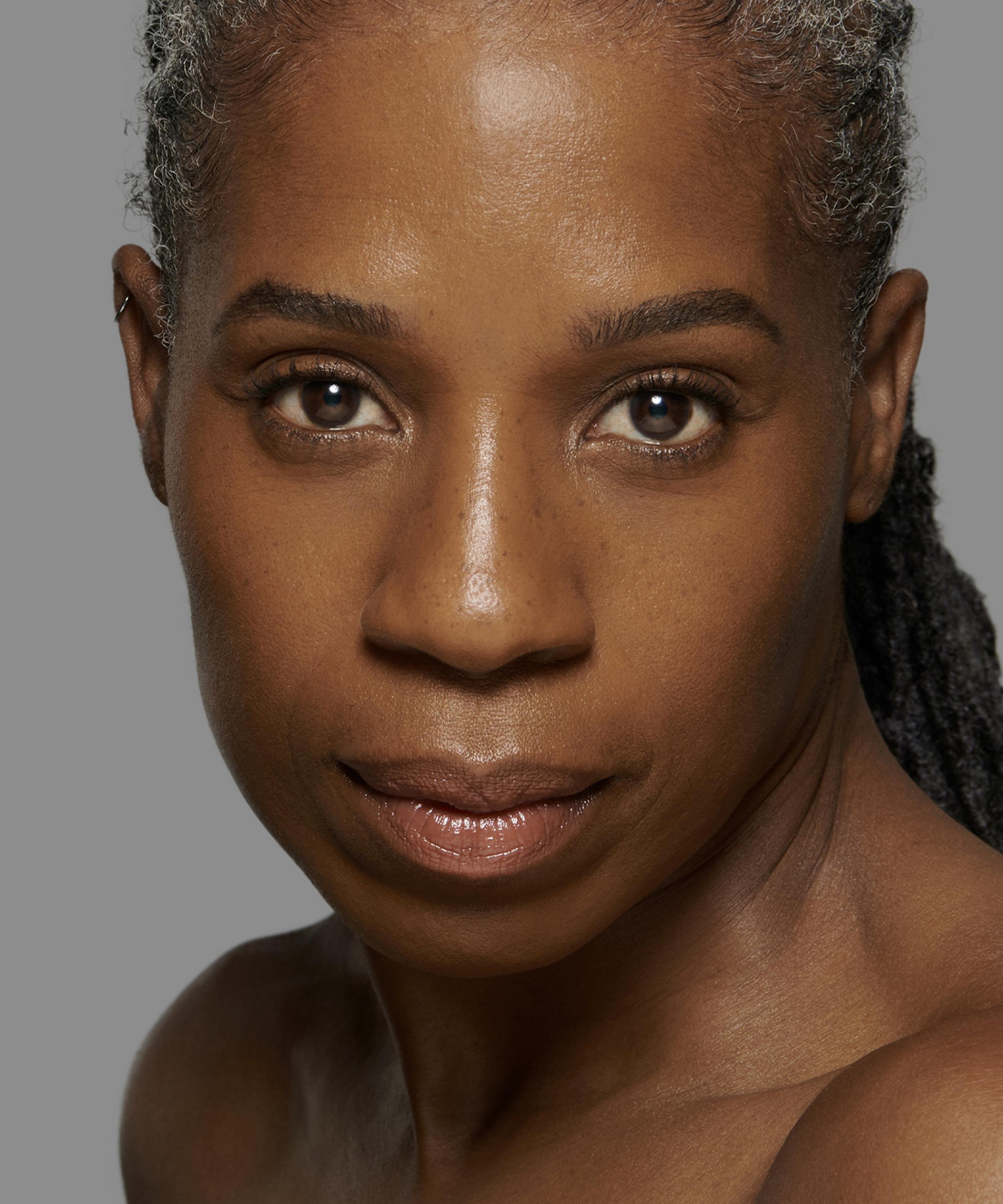 Lisa Eldridge Beauty - The Seamless Skin Foundation 30ml image number 2