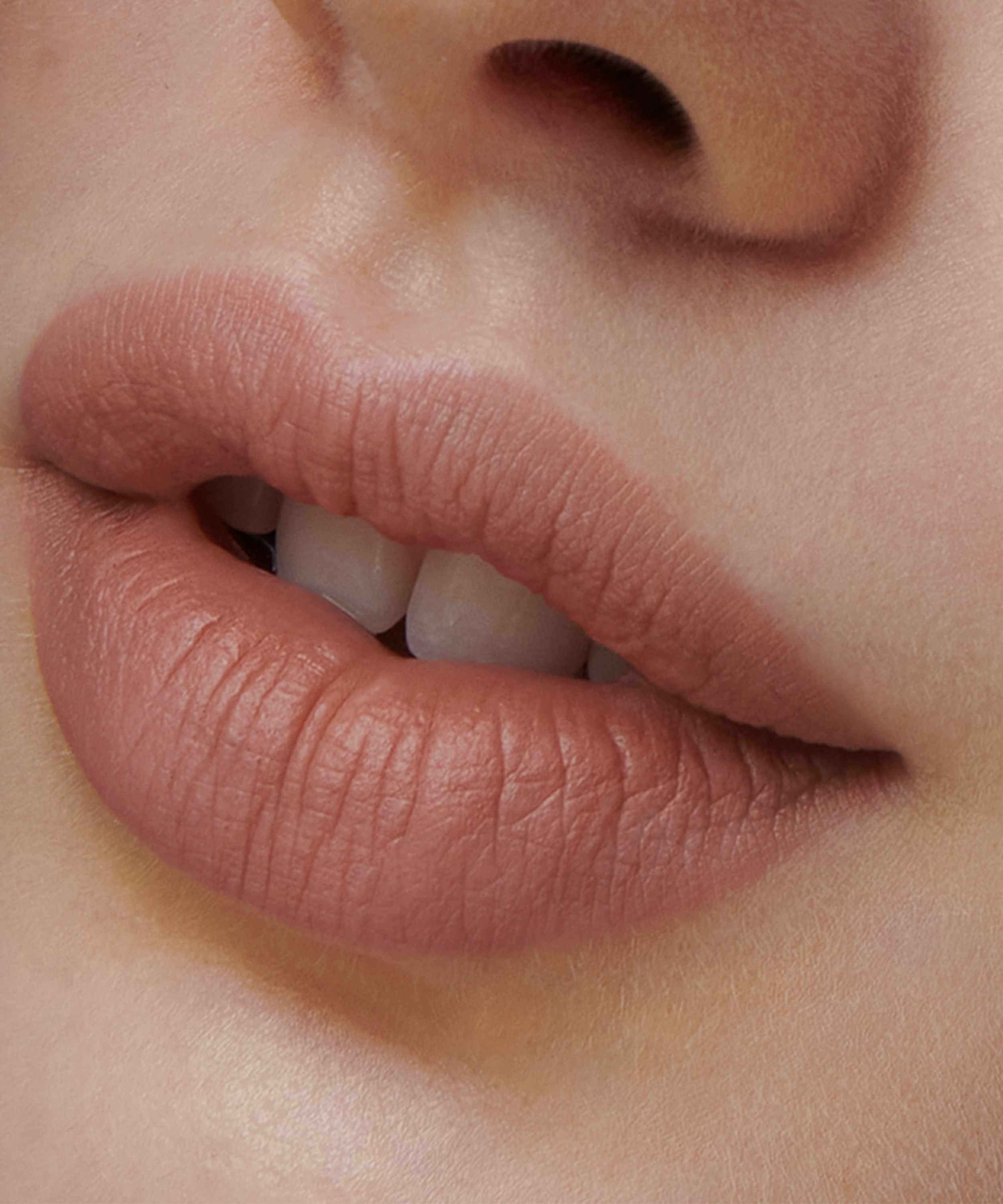 Lisa Eldridge Beauty - Velveteen Liquid Lip Colour 3ml image number 3
