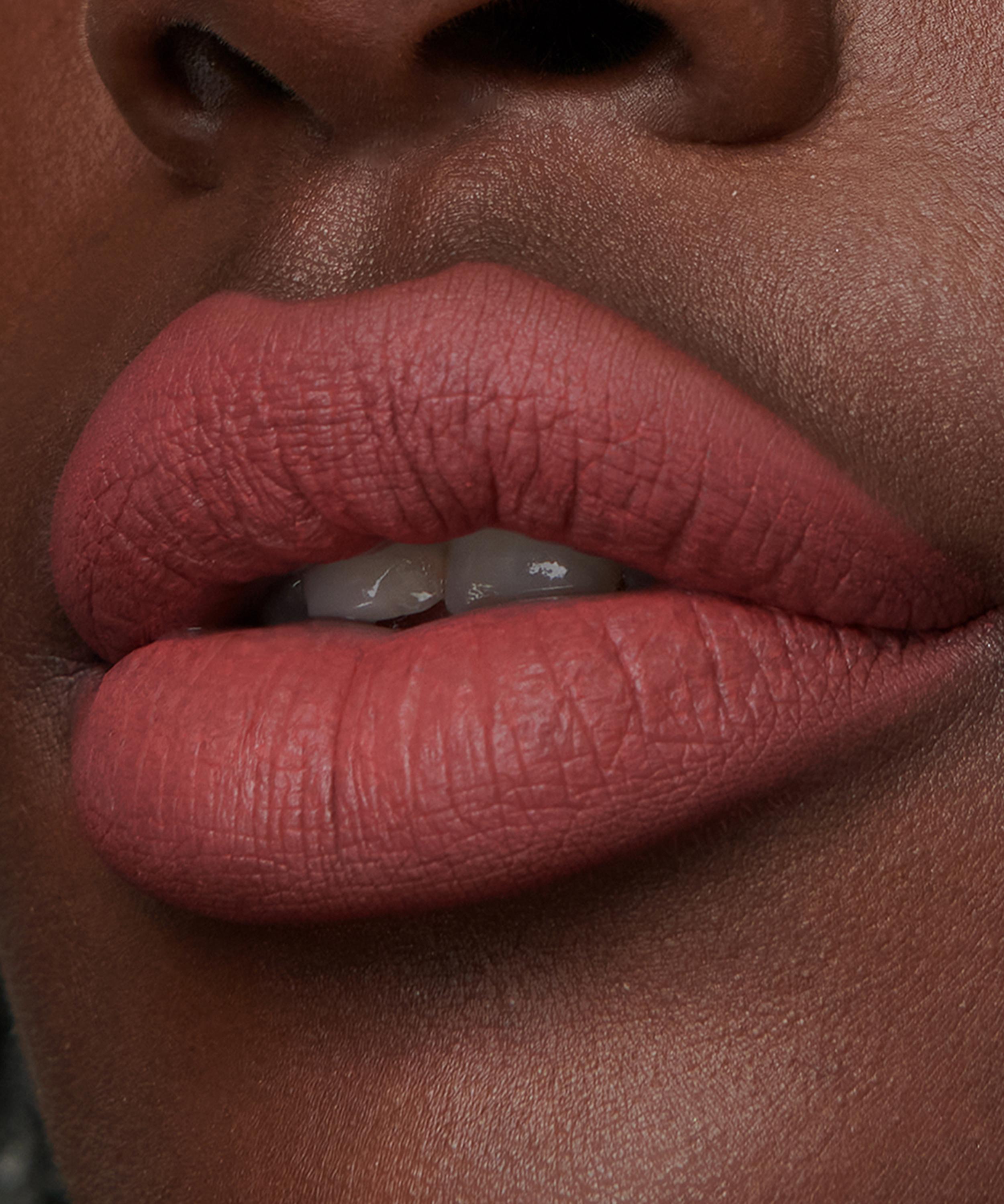 Lisa Eldridge Beauty - Velveteen Liquid Lip Colour 3ml image number 4