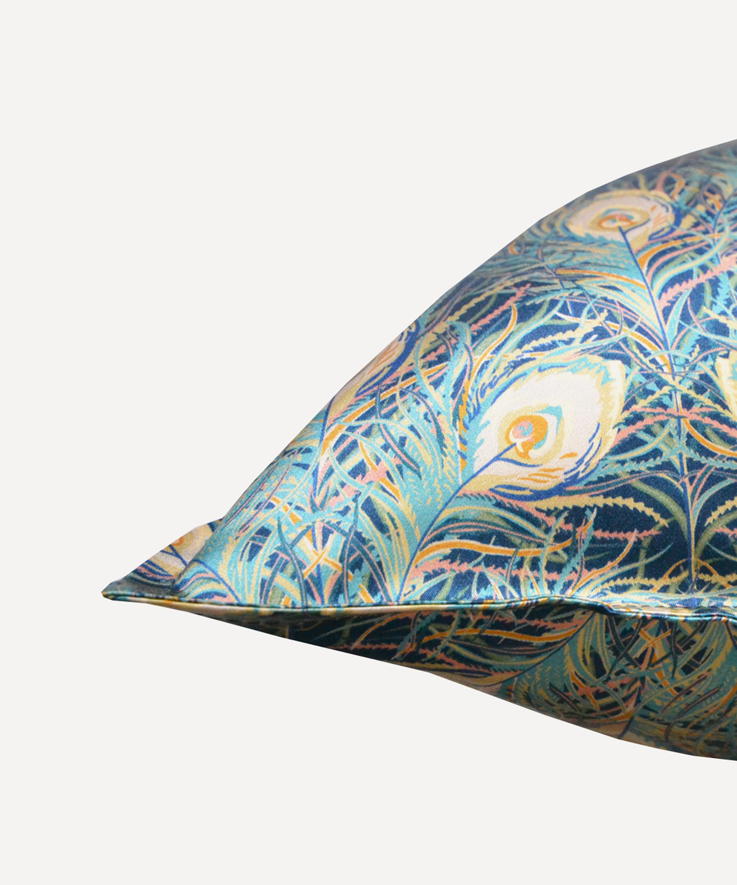 Coco & Wolf - Juno Feather Silk Pillowcases Set of Two image number 1