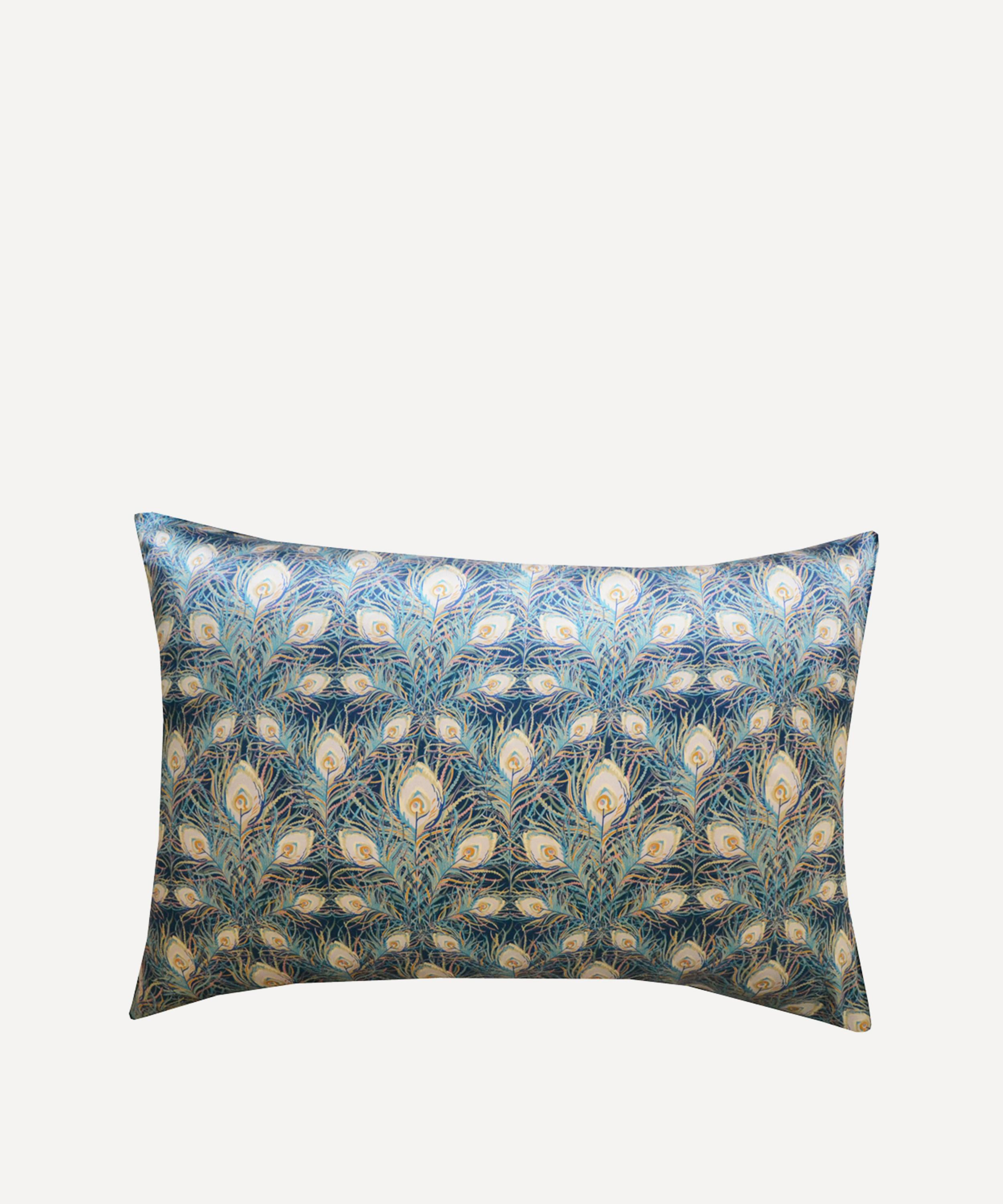 Coco & Wolf - Juno Feather Silk Pillowcases Set of Two image number 3