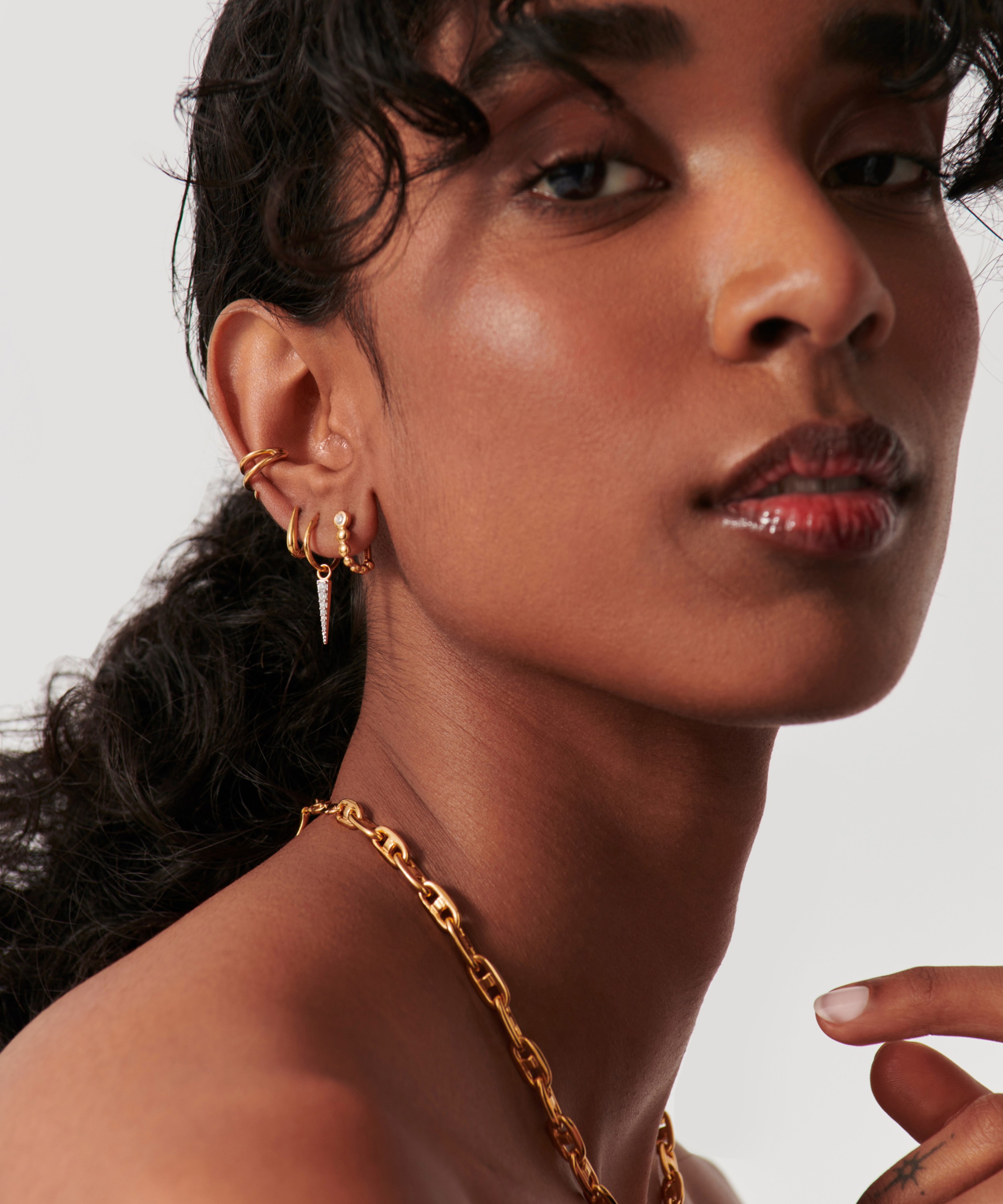 Missoma - 18ct Gold-Plated Vermeil Silver Articulated Stone Beaded Ovate Huggie Hoop Earrings image number 1