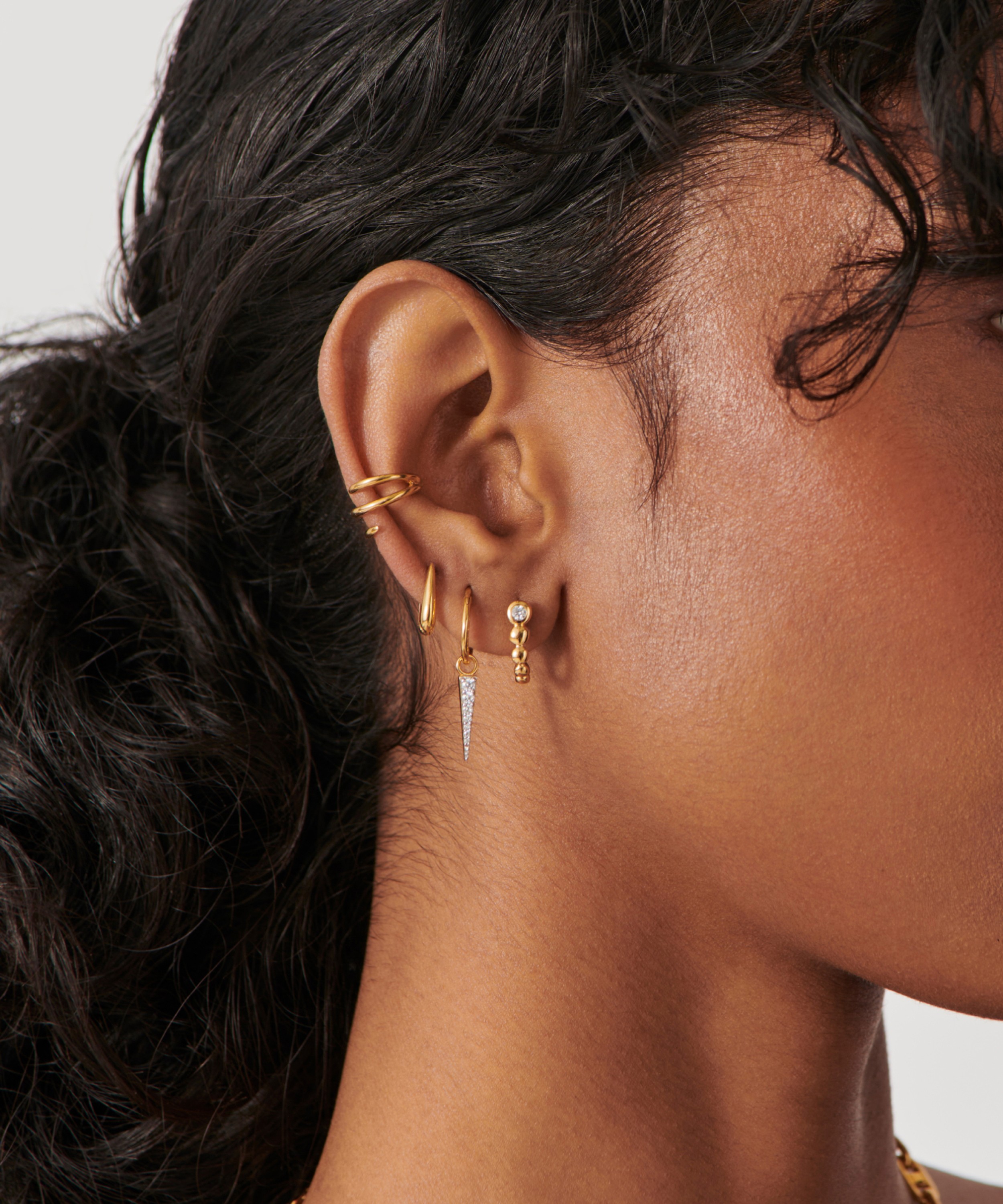 Missoma - 18ct Gold-Plated Vermeil Silver Articulated Stone Beaded Ovate Huggie Hoop Earrings image number 2