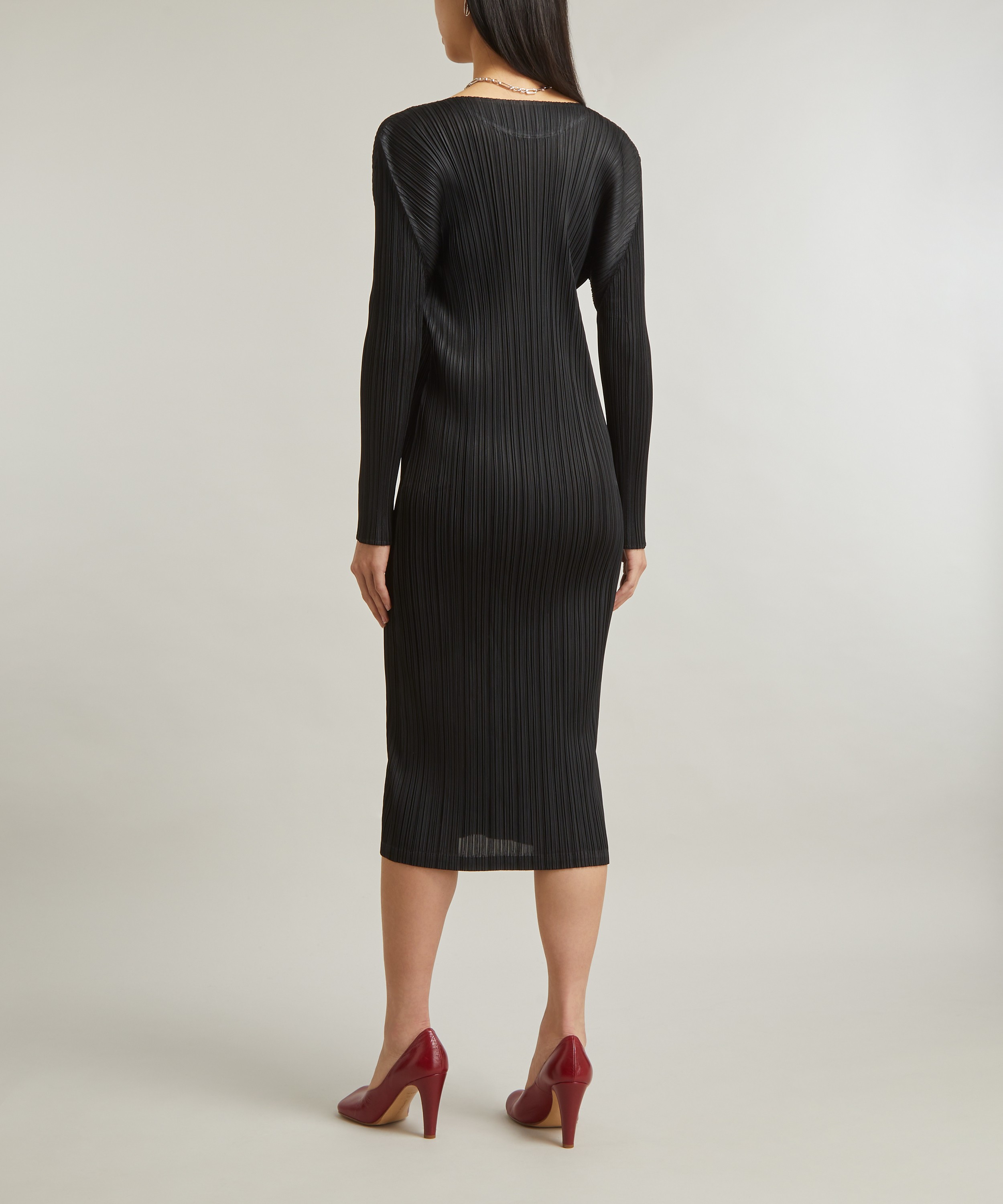 Pleats Please Issey Miyake - MONTHLY COLOURS SEPTEMBER Black Pleated Midi-Dress image number 3