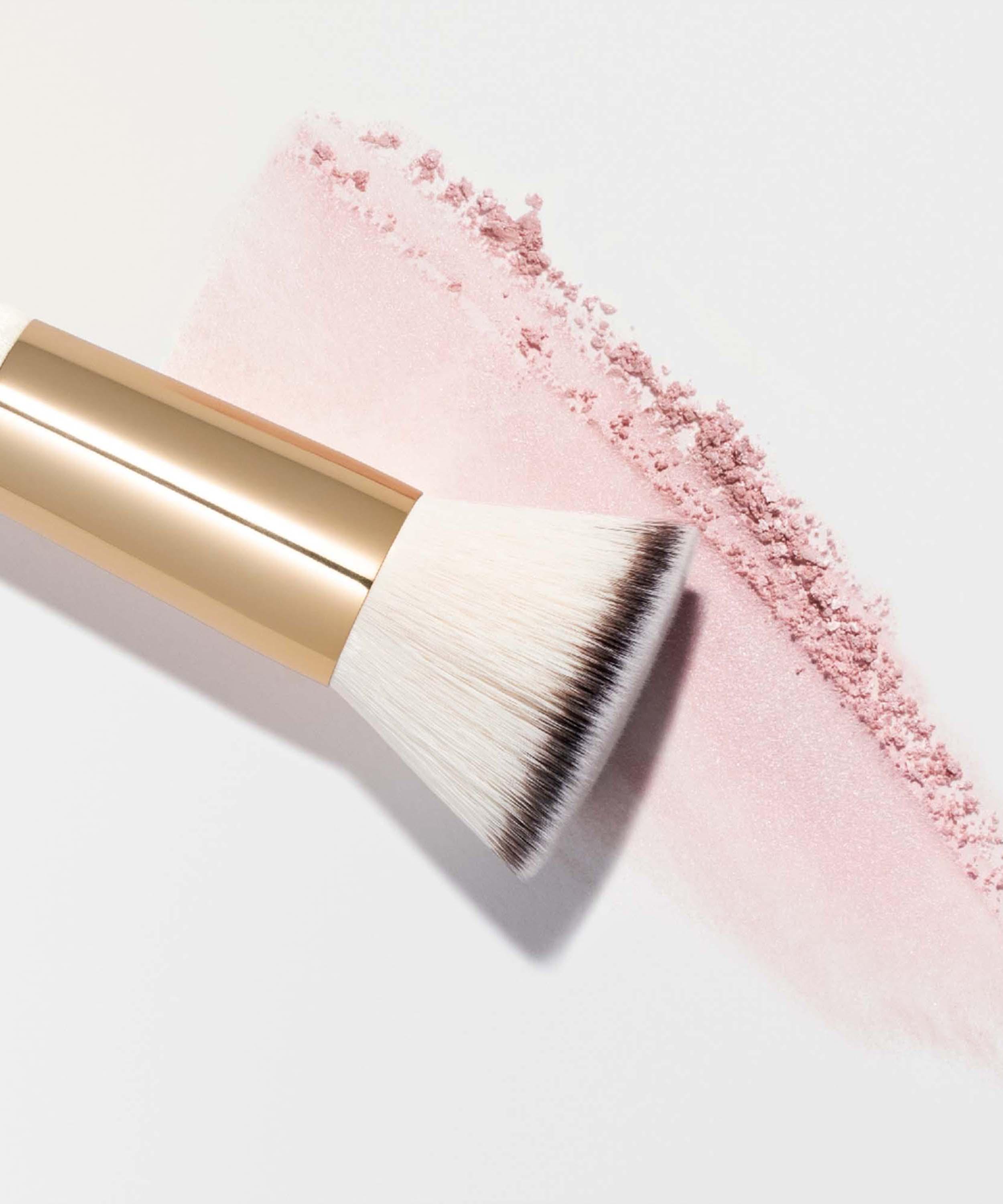 Chantecaille Mini Buff & Blur Brush