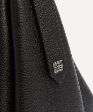 Toteme - Belt Hobo Black Grain Leather Shoulder Bag image number 4