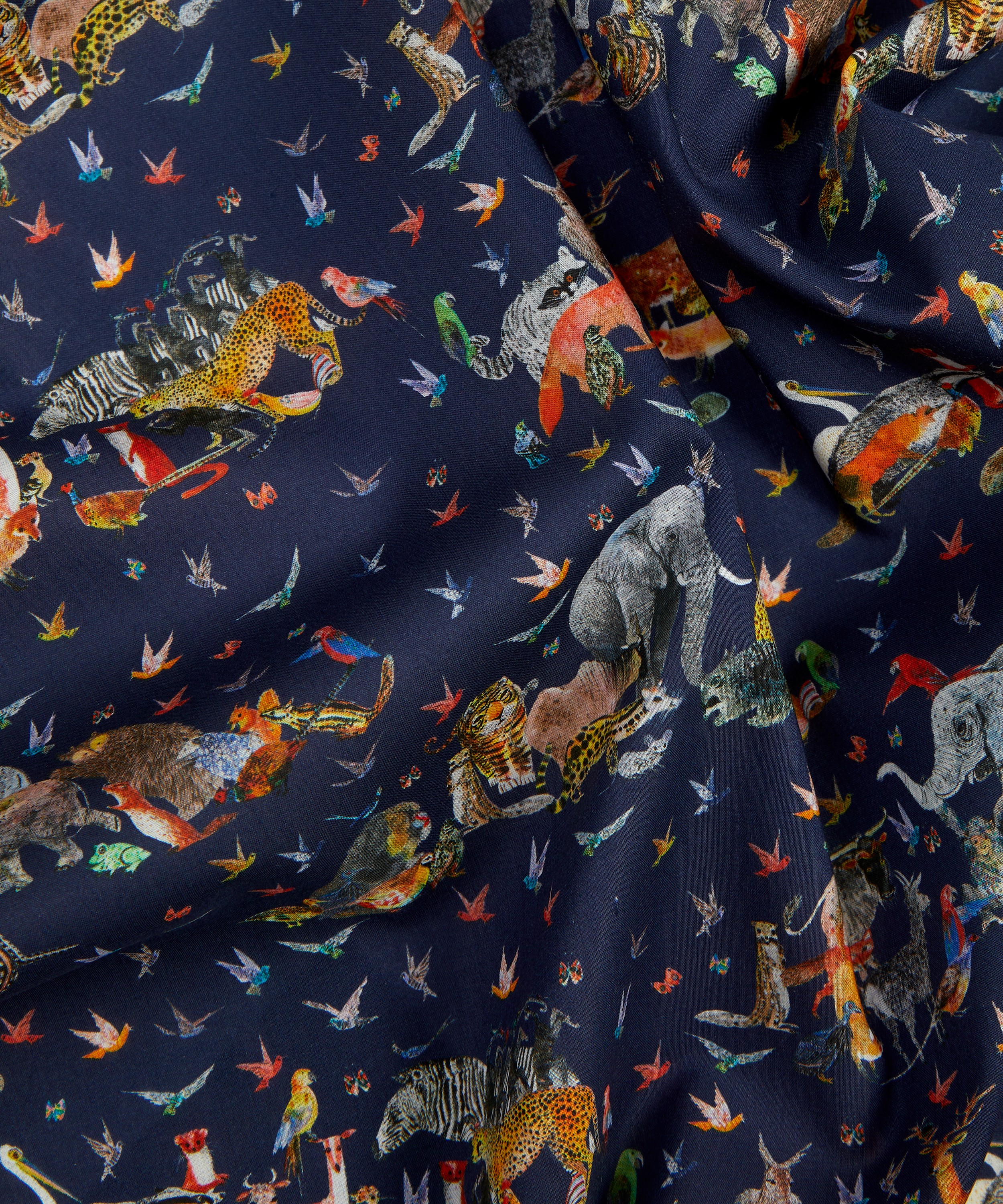 Liberty Fabrics - Jungle Crumble Organic Tana Lawn™ Cotton image number 3