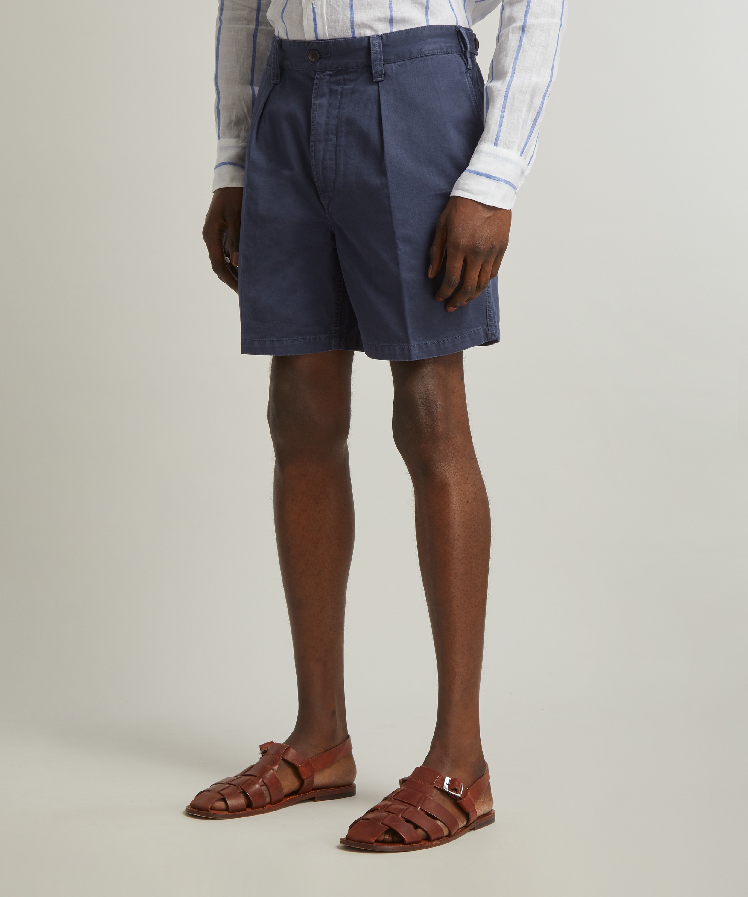 Drakes - Cotton Twill Single-Pleat Shorts image number 2