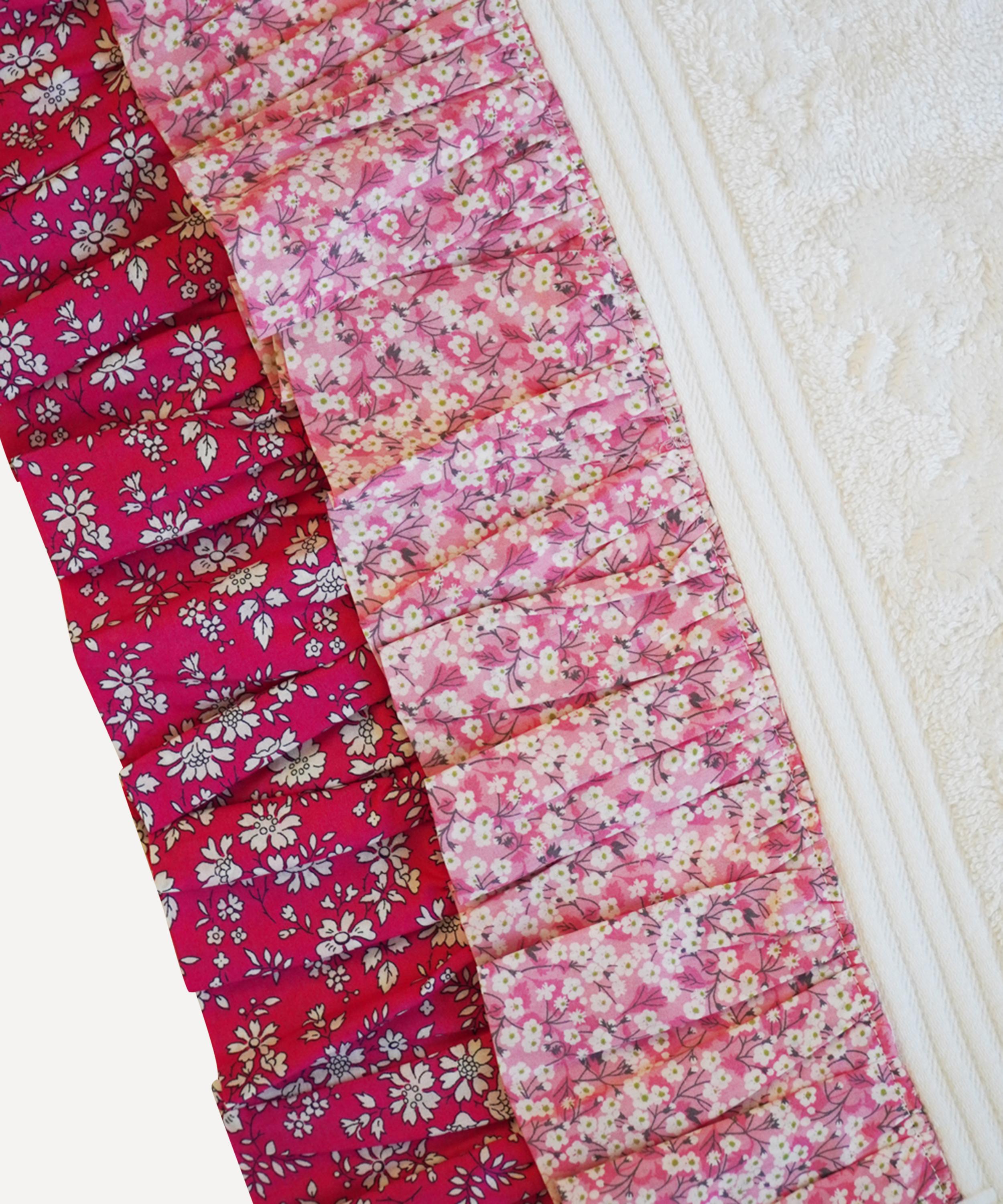 Coco & Wolf - Mitsi Valeria Pink Double Ruffle Hand Towel 50x85cm image number 3