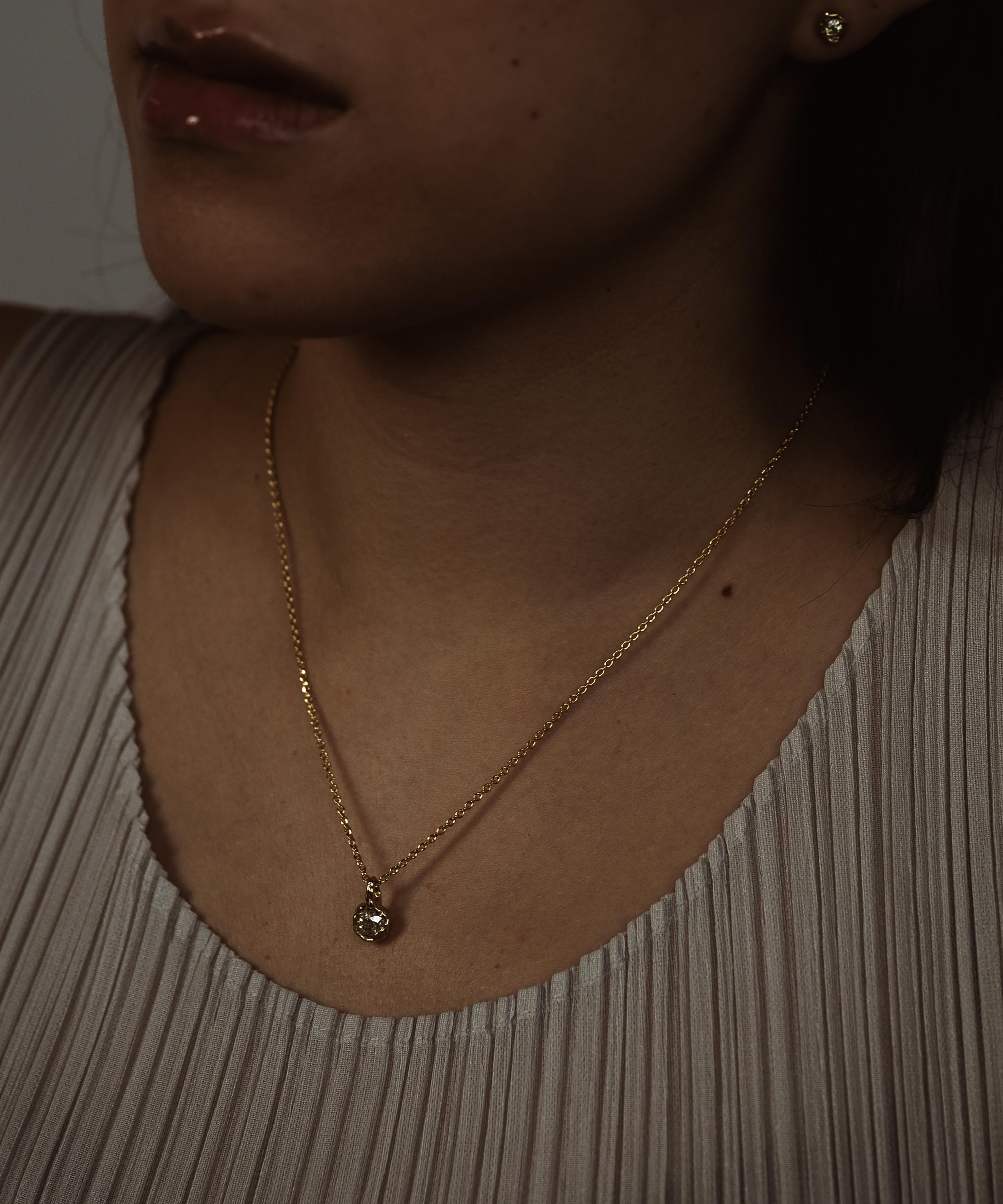 Ellis Mhairi Cameron - 14ct Gold V Old Cut Diamond Nugget Necklace image number 1